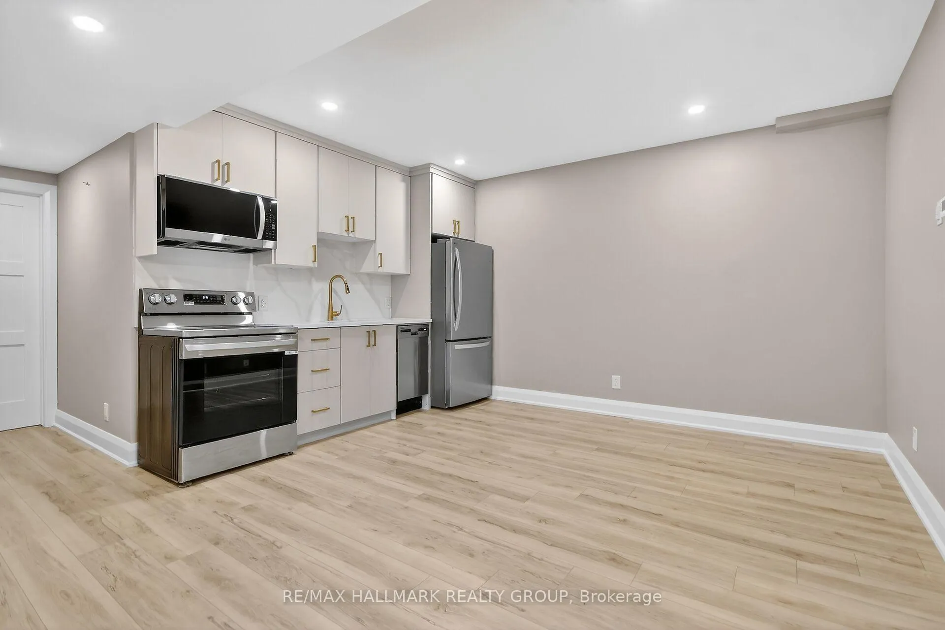 Photo 9 of Unit B - Basement Unit, 74 Burnett's Grove Circle, Ottawa, Barrhaven - Pheasant Run — HOMEH