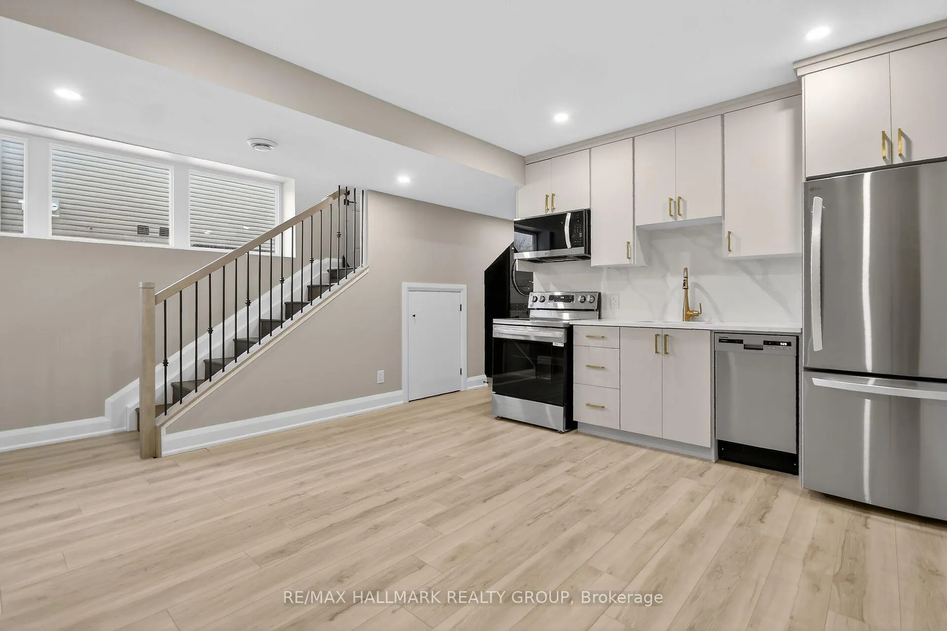 Photo 10 of Unit B - Basement Unit, 74 Burnett's Grove Circle, Ottawa, Barrhaven - Pheasant Run — HOMEH