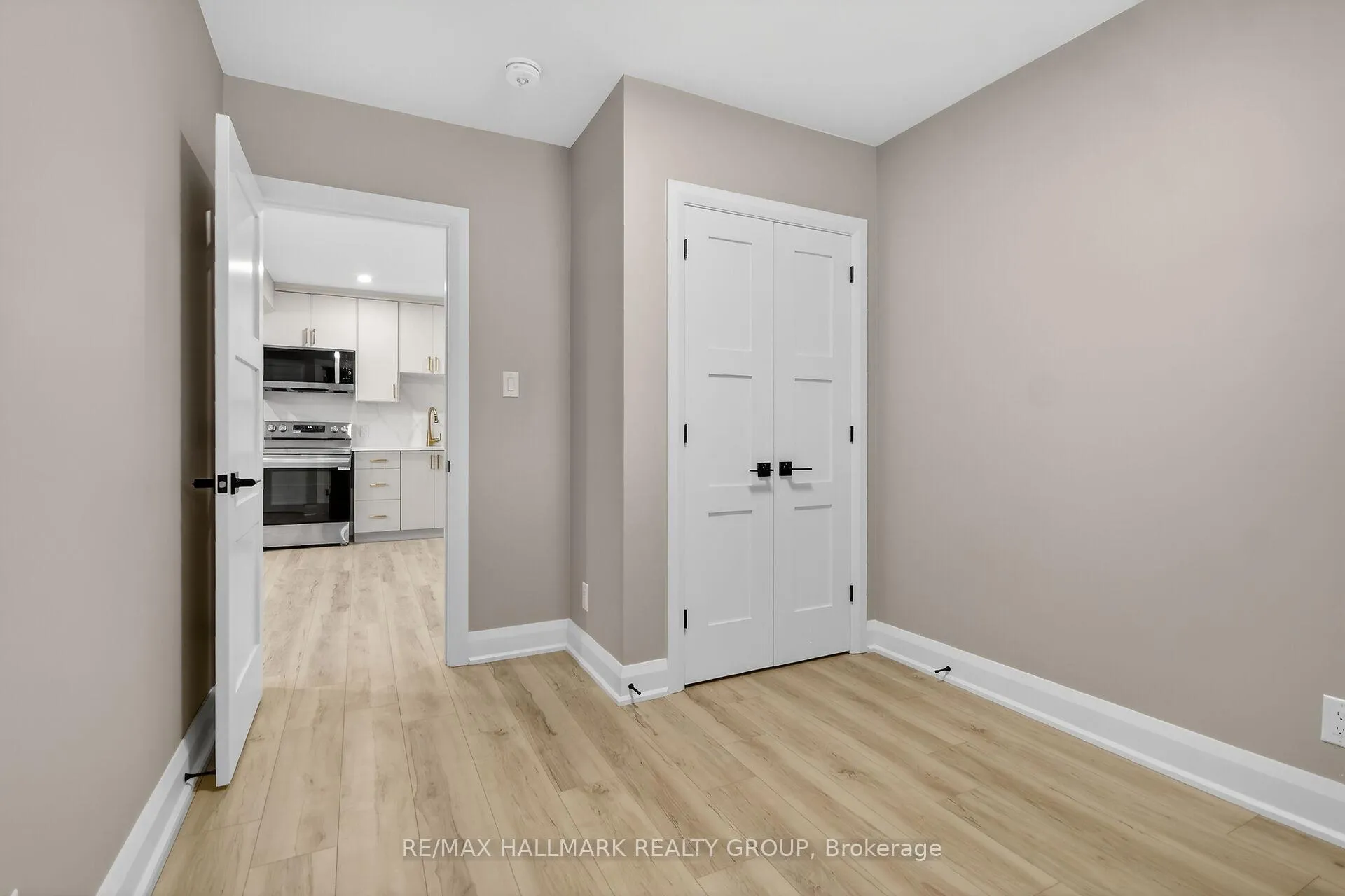 Photo 17 of Unit B - Basement Unit, 74 Burnett's Grove Circle, Ottawa, Barrhaven - Pheasant Run — HOMEH