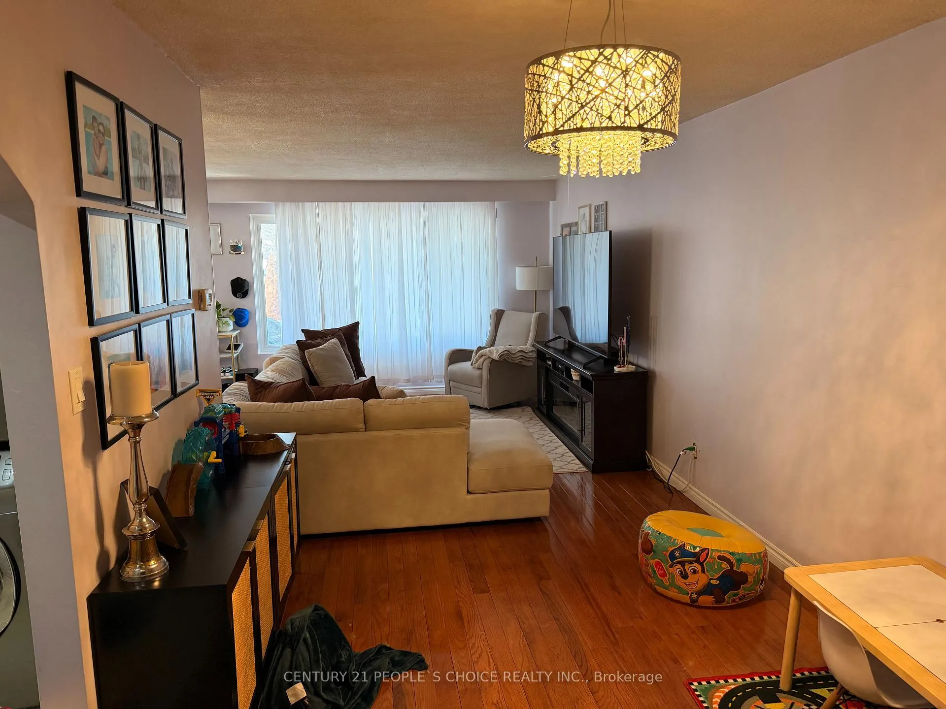 Photo 5 of 46 Abell Drive, Brampton, Madoc — HOMEH