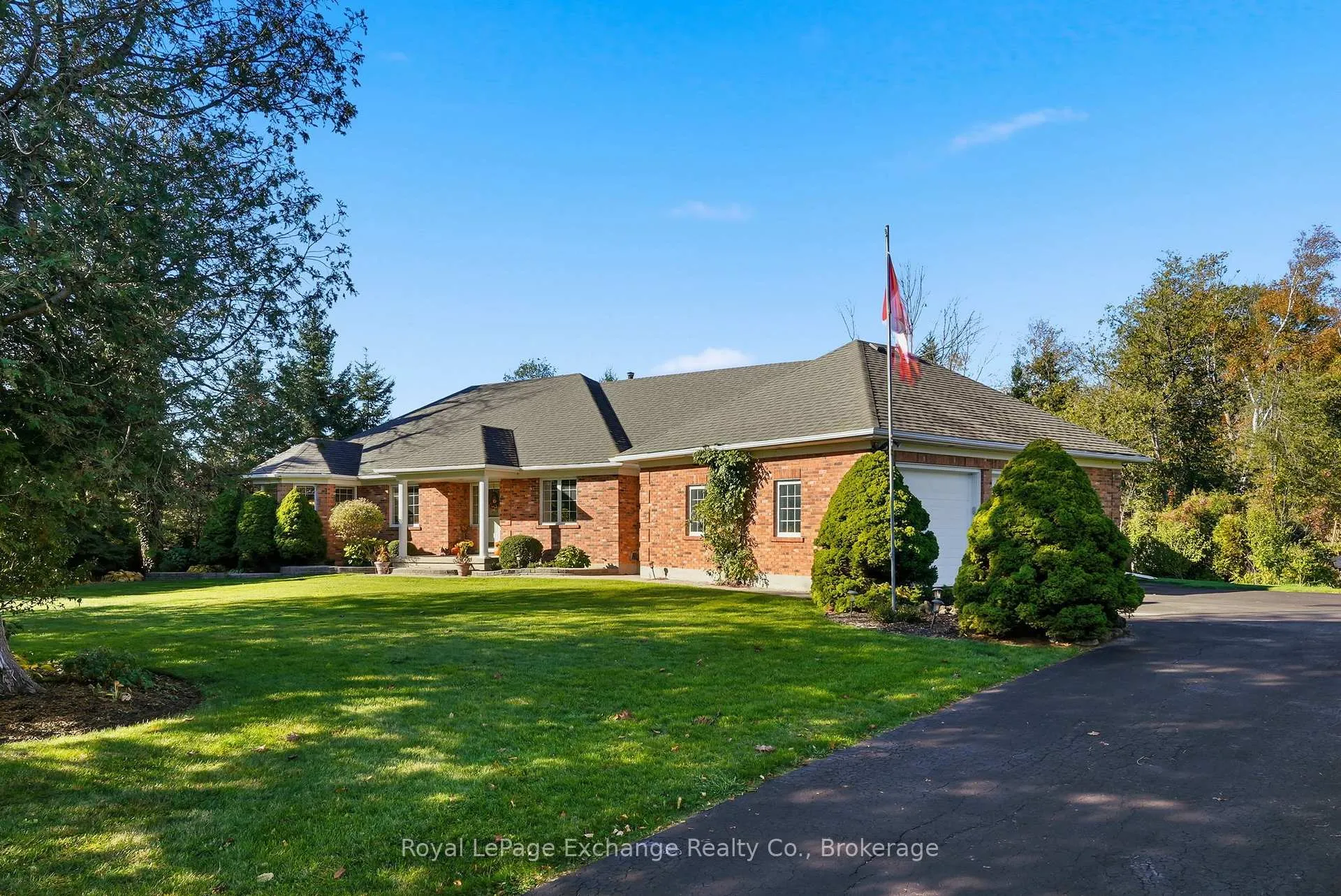 Photo 4 of 115 Deerhurst Drive, Huron-Kinloss — HOMEH