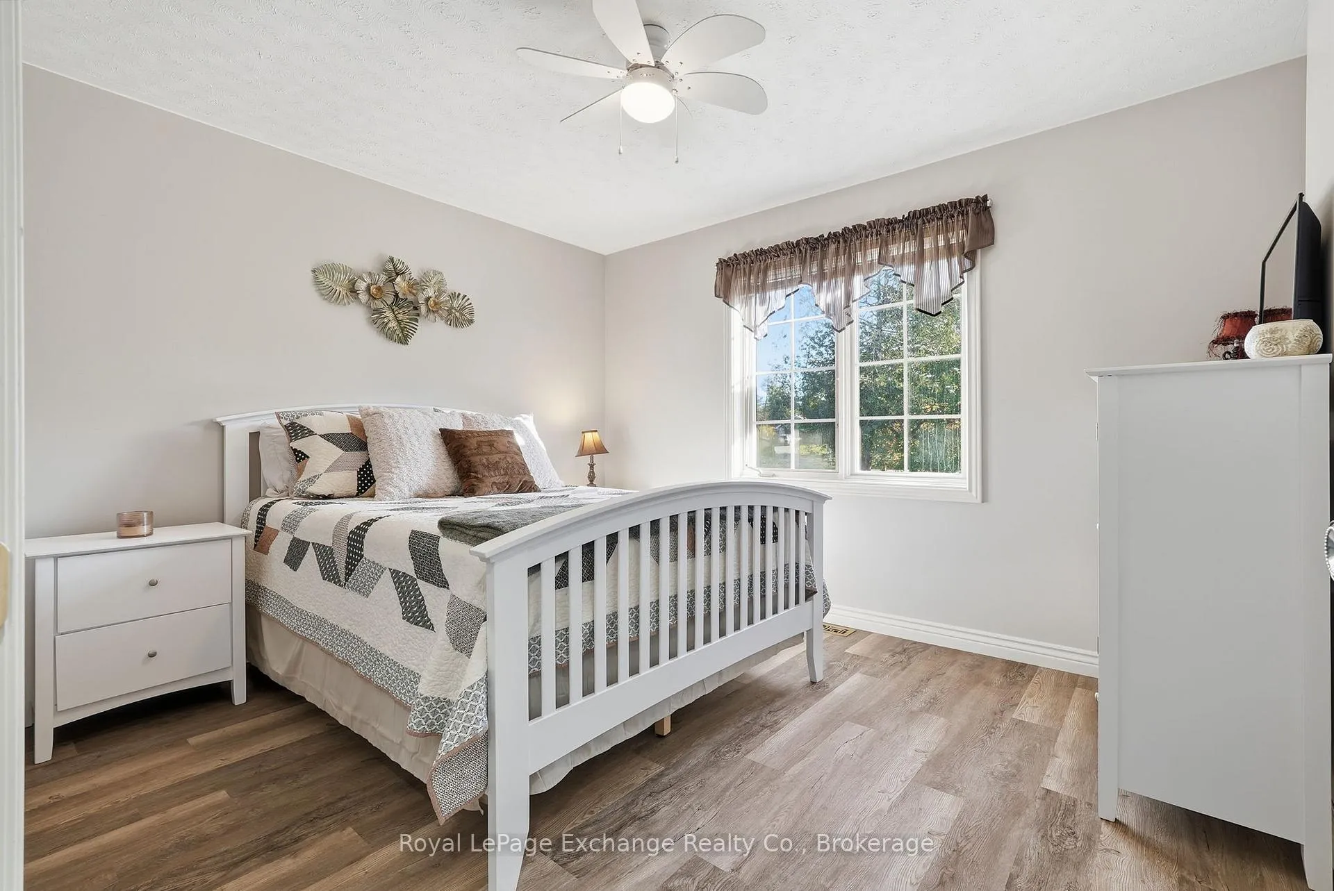 Photo 20 of 115 Deerhurst Drive, Huron-Kinloss — HOMEH