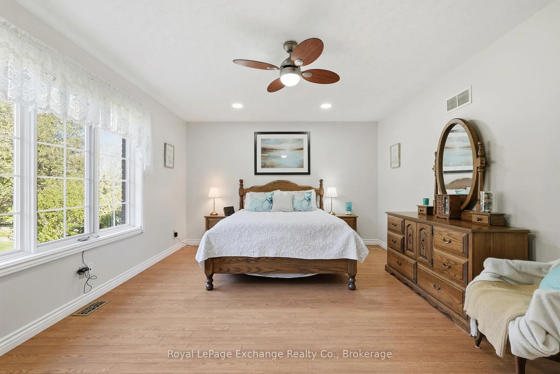 Photo 23 of 115 Deerhurst Drive, Huron-Kinloss — HOMEH