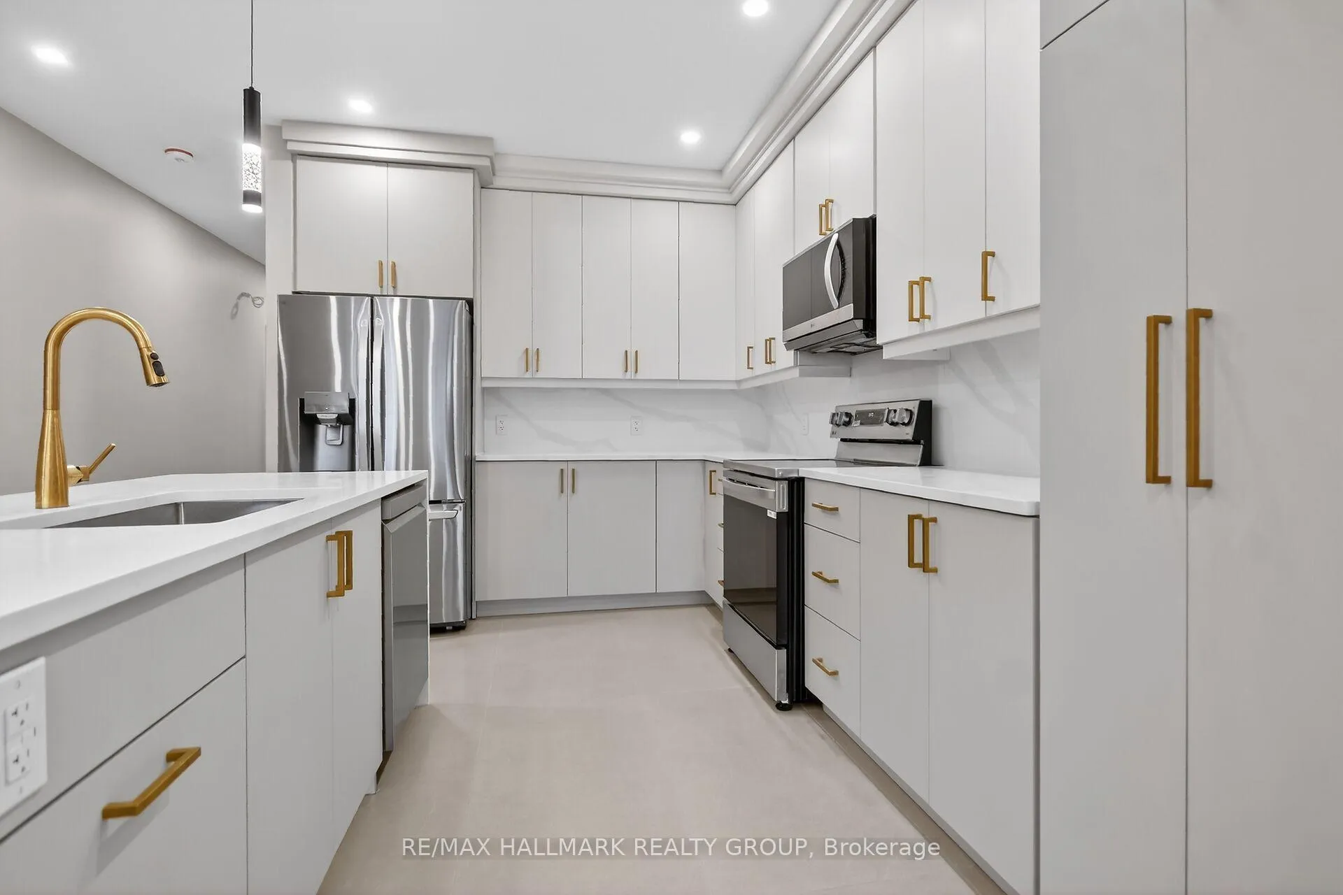 Photo 10 of 74 Burnett's Grove Circle, Ottawa, Barrhaven - Pheasant Run — HOMEH