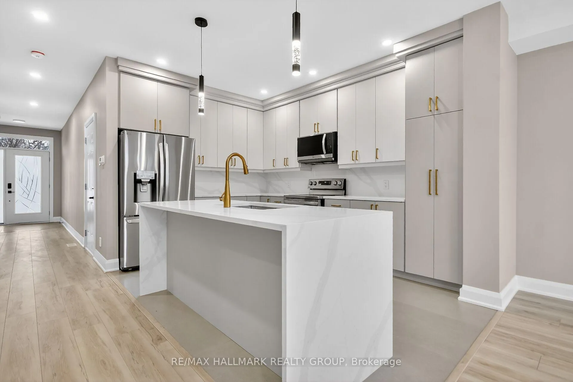 Photo 13 of 74 Burnett's Grove Circle, Ottawa, Barrhaven - Pheasant Run — HOMEH