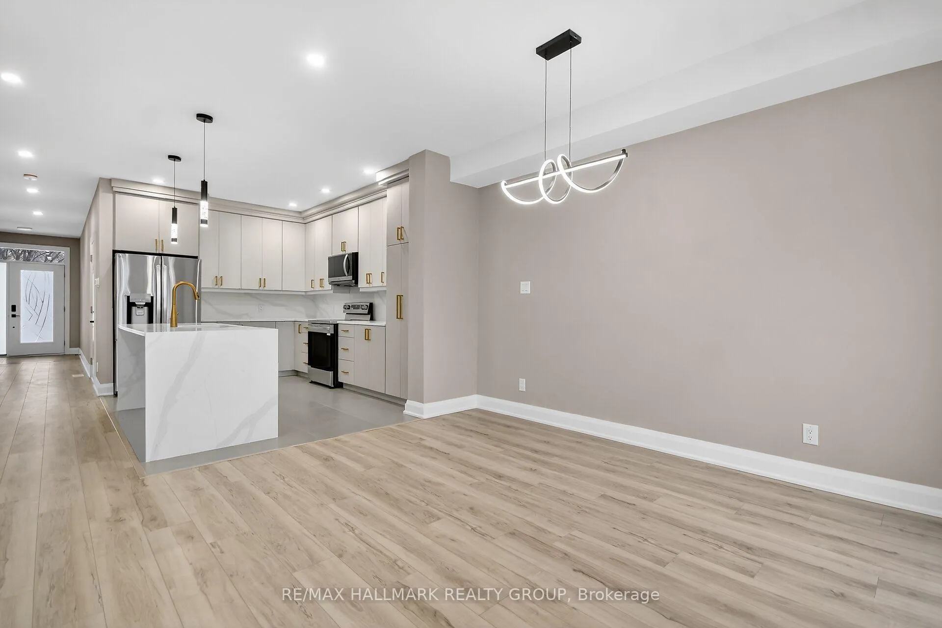 Photo 21 of 74 Burnett's Grove Circle, Ottawa, Barrhaven - Pheasant Run — HOMEH