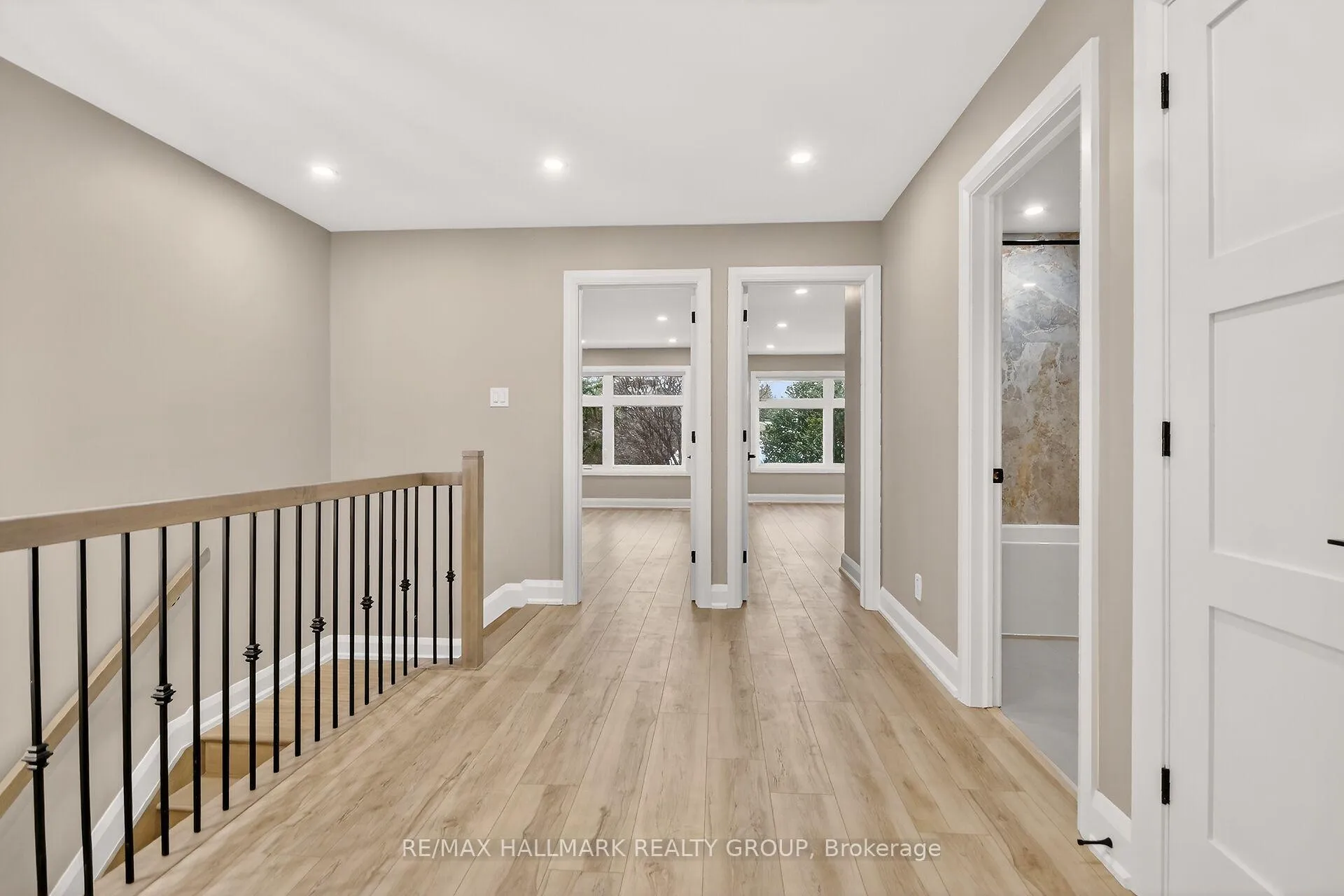 Photo 27 of 74 Burnett's Grove Circle, Ottawa, Barrhaven - Pheasant Run — HOMEH