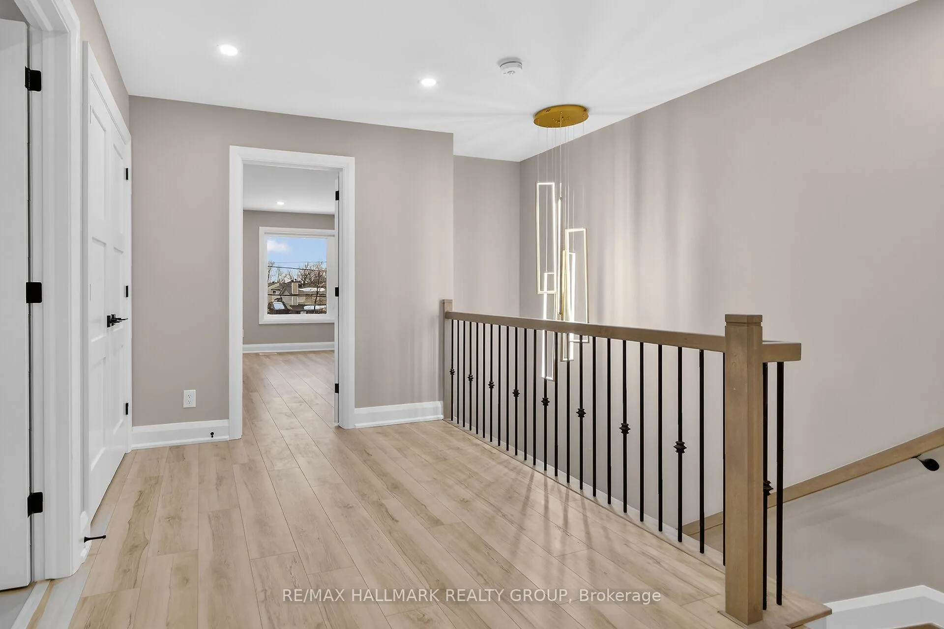 Photo 28 of 74 Burnett's Grove Circle, Ottawa, Barrhaven - Pheasant Run — HOMEH