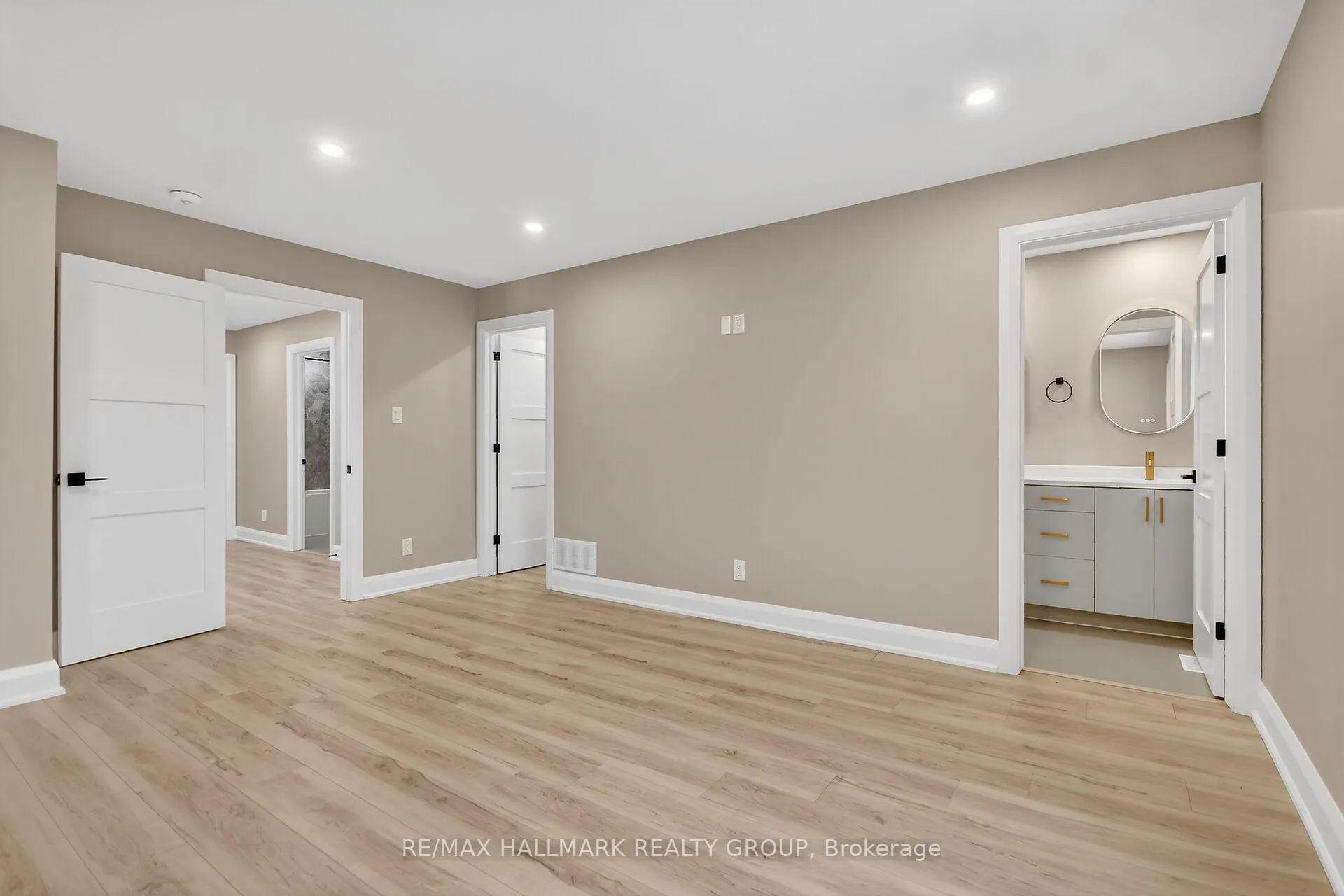 Photo 30 of 74 Burnett's Grove Circle, Ottawa, Barrhaven - Pheasant Run — HOMEH