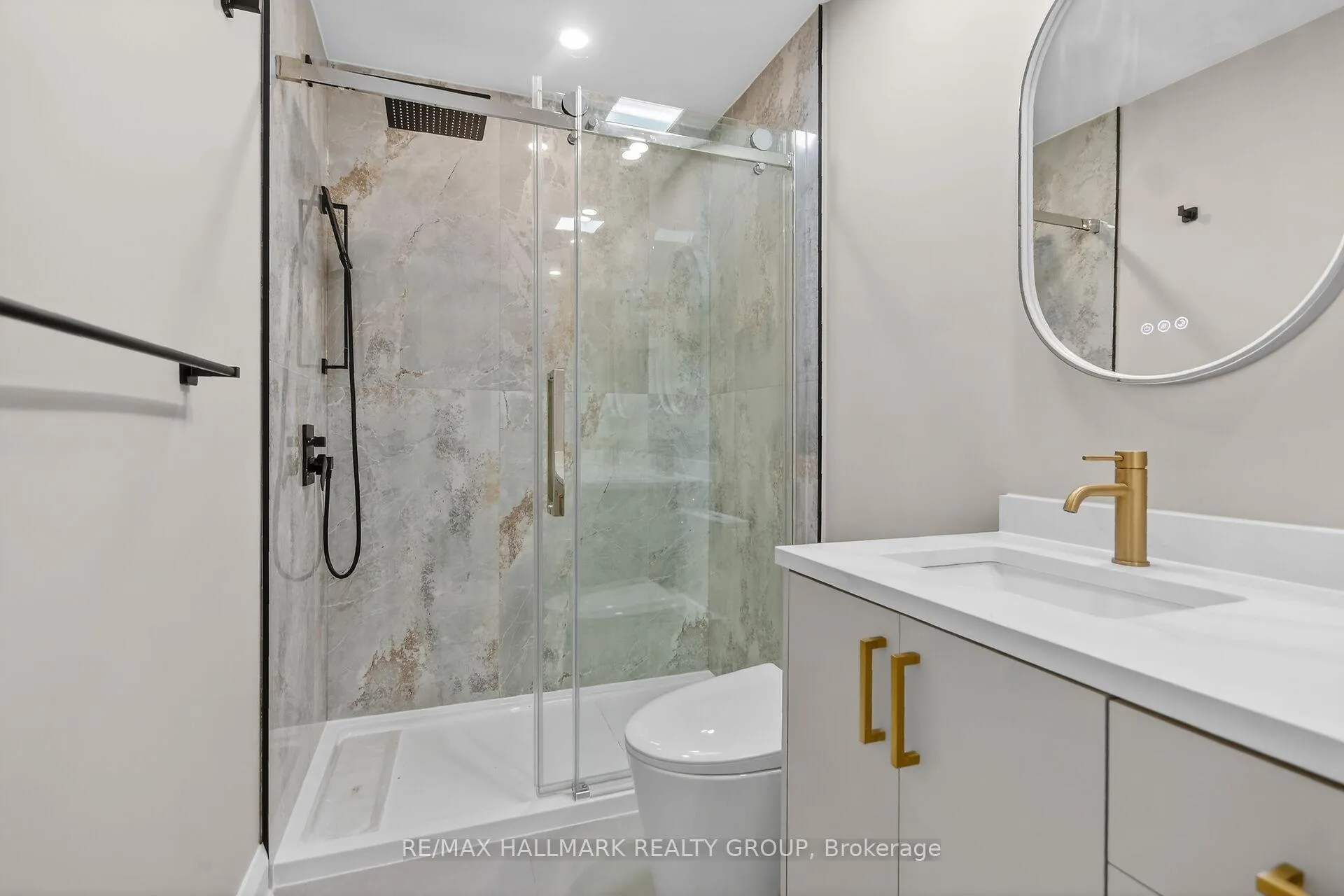 Photo 34 of 74 Burnett's Grove Circle, Ottawa, Barrhaven - Pheasant Run — HOMEH