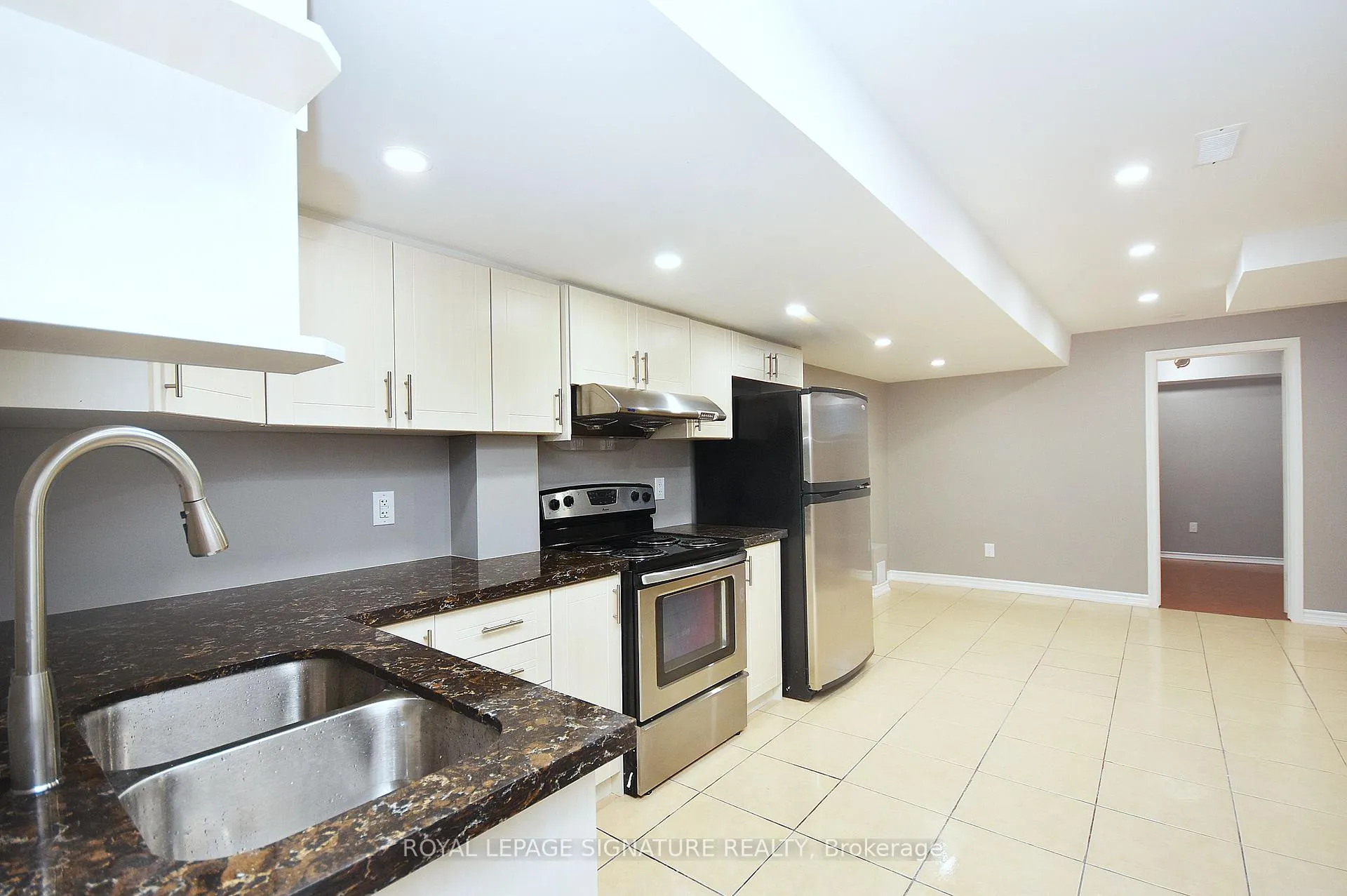 Photo 13 of 54 Palleschi Drive, Brampton, Bram East — HOMEH