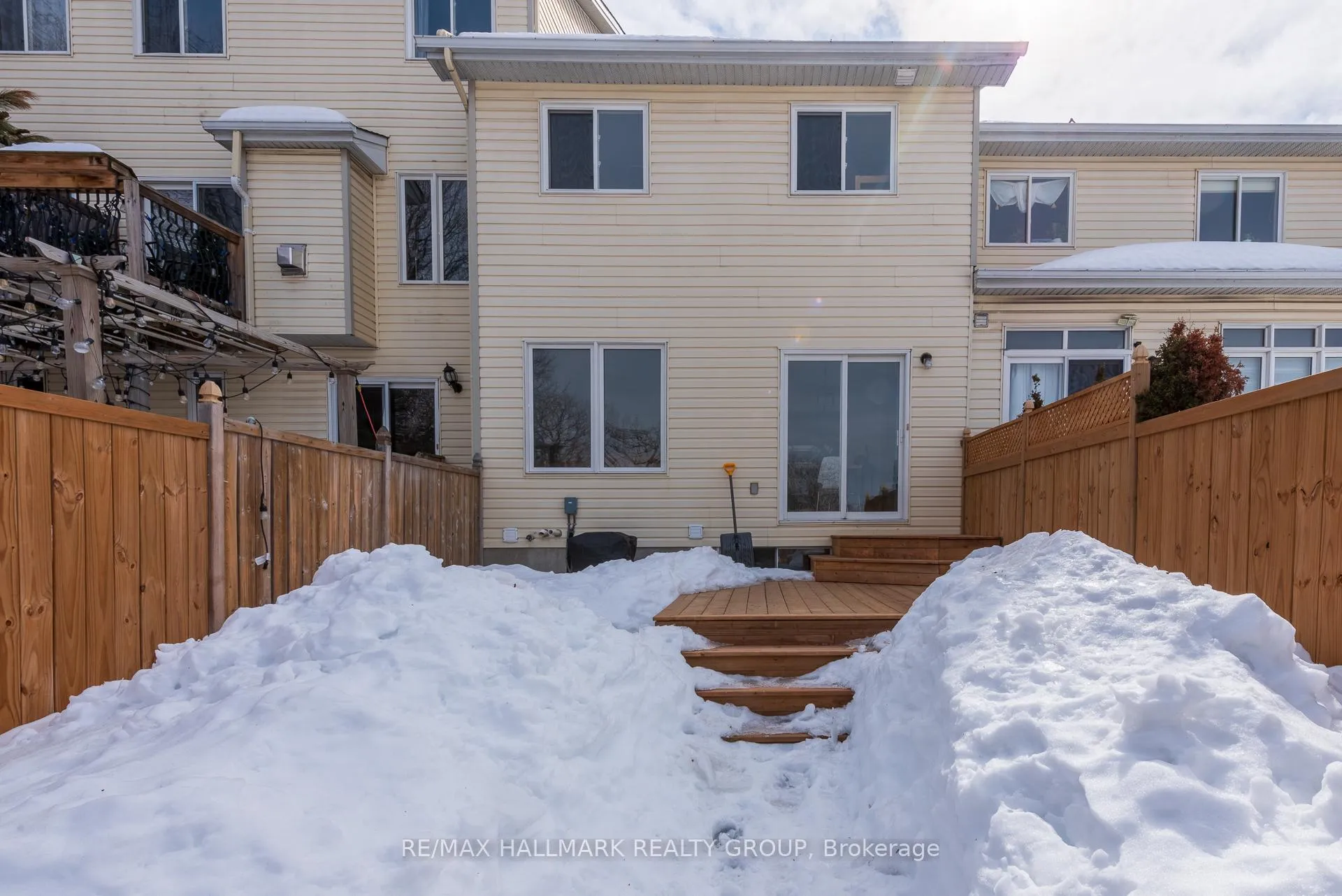 Photo 3 of Unit 4, 201 Station Boulevard, Ottawa, Riverview Park — HOMEH