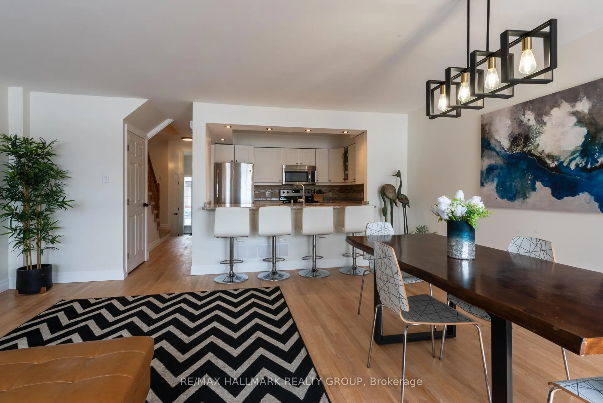 Photo 5 of Unit 4, 201 Station Boulevard, Ottawa, Riverview Park — HOMEH