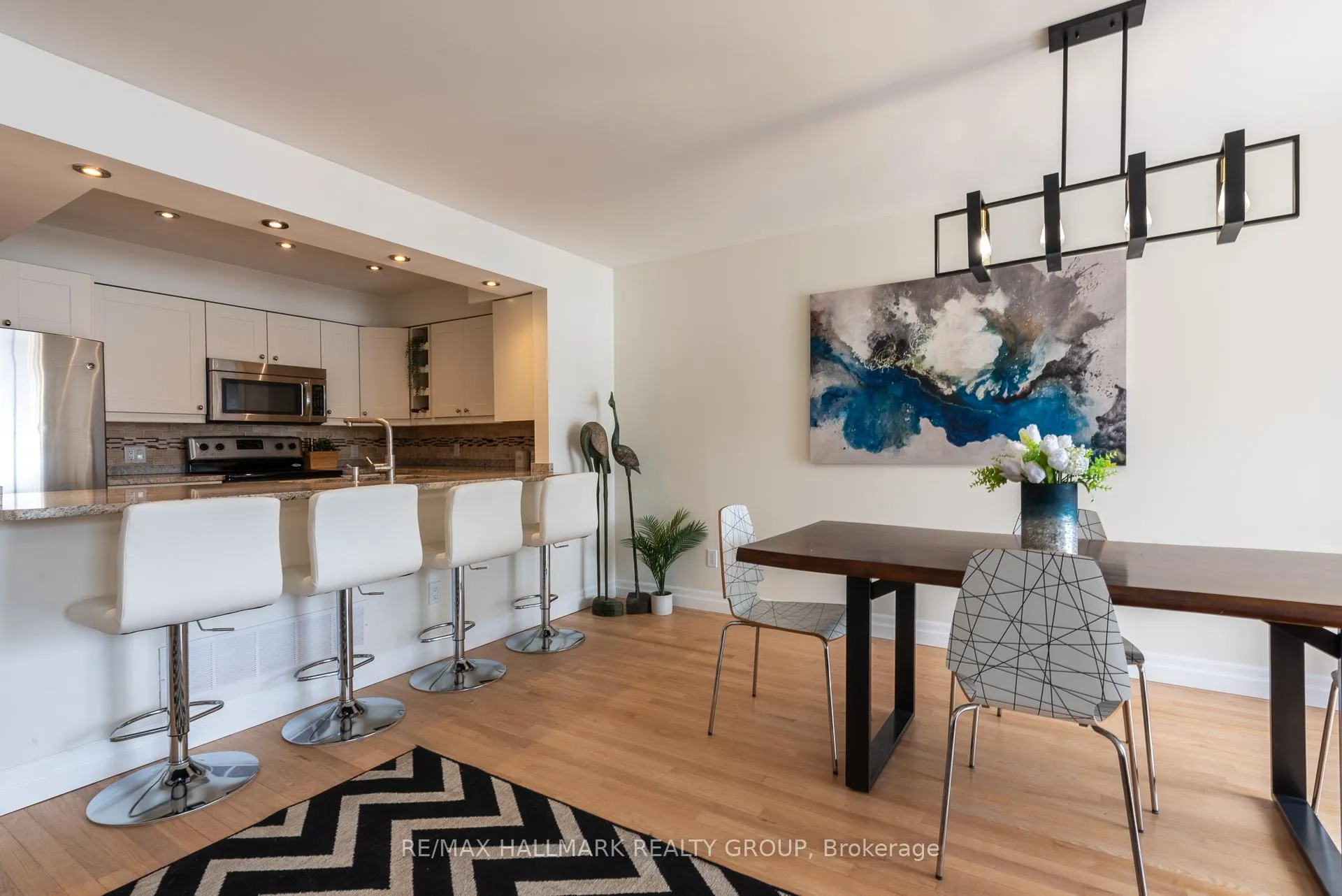 Photo 7 of Unit 4, 201 Station Boulevard, Ottawa, Riverview Park — HOMEH