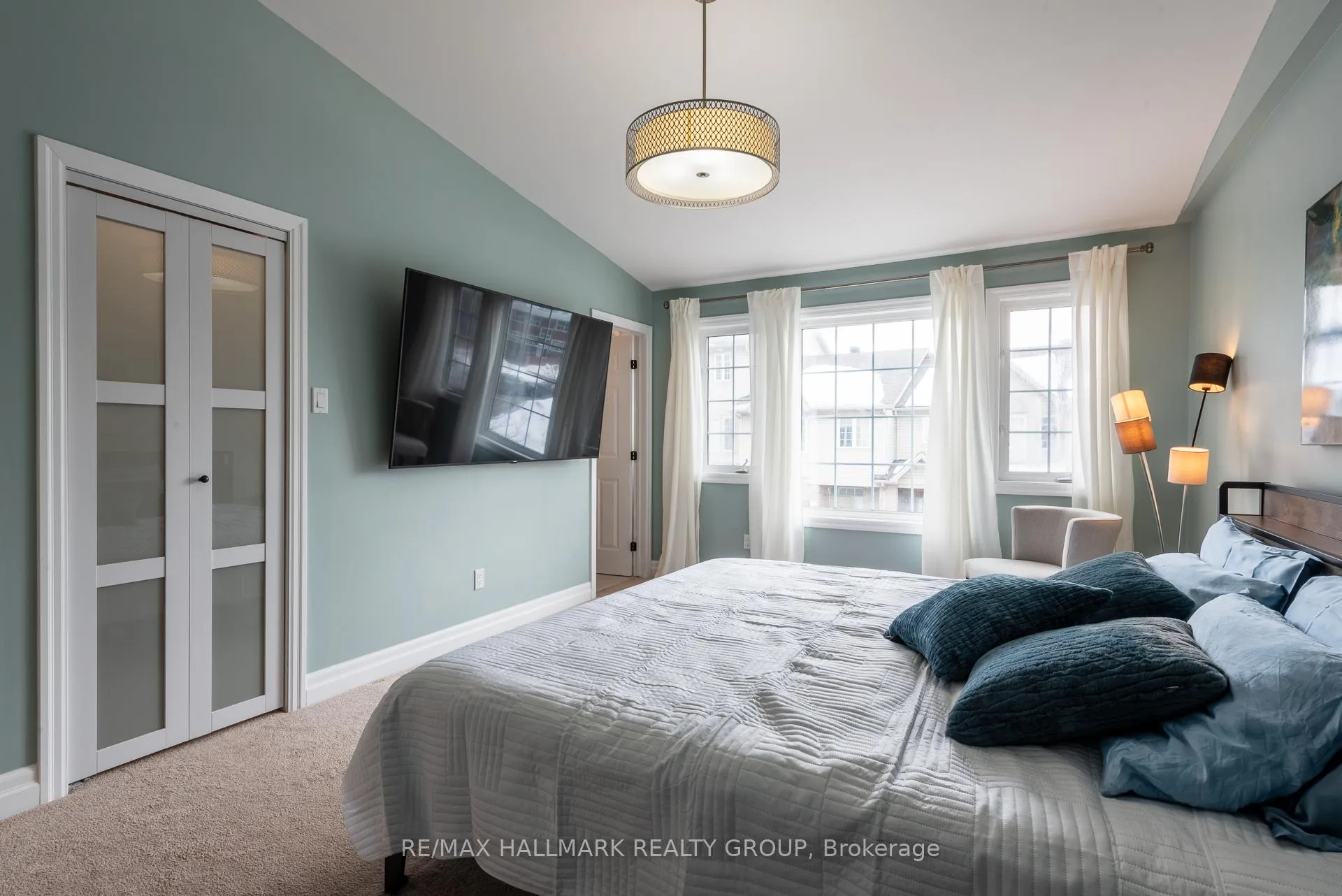 Photo 11 of Unit 4, 201 Station Boulevard, Ottawa, Riverview Park — HOMEH