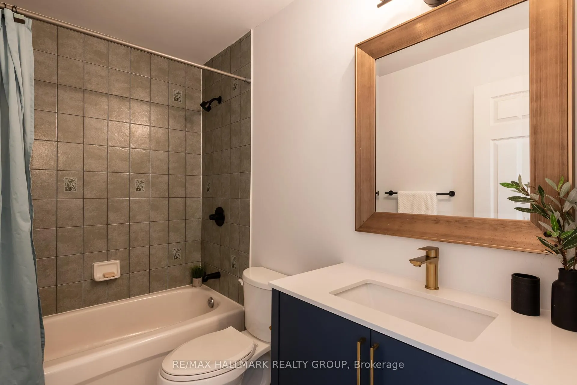 Photo 14 of Unit 4, 201 Station Boulevard, Ottawa, Riverview Park — HOMEH