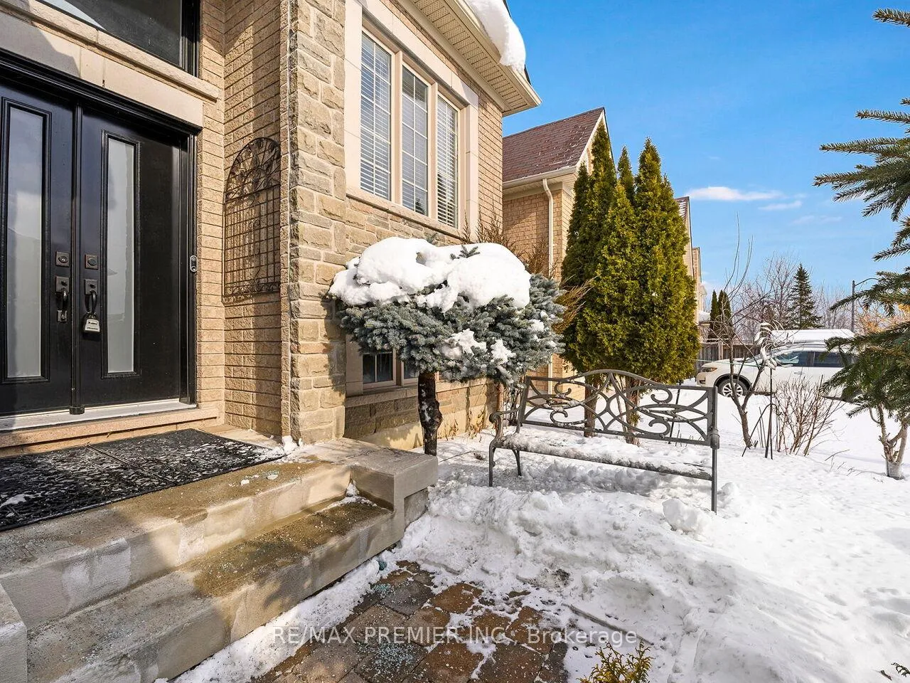 Photo 3 of 46 Ben Boy Avenue, King, Schomberg — HOMEH