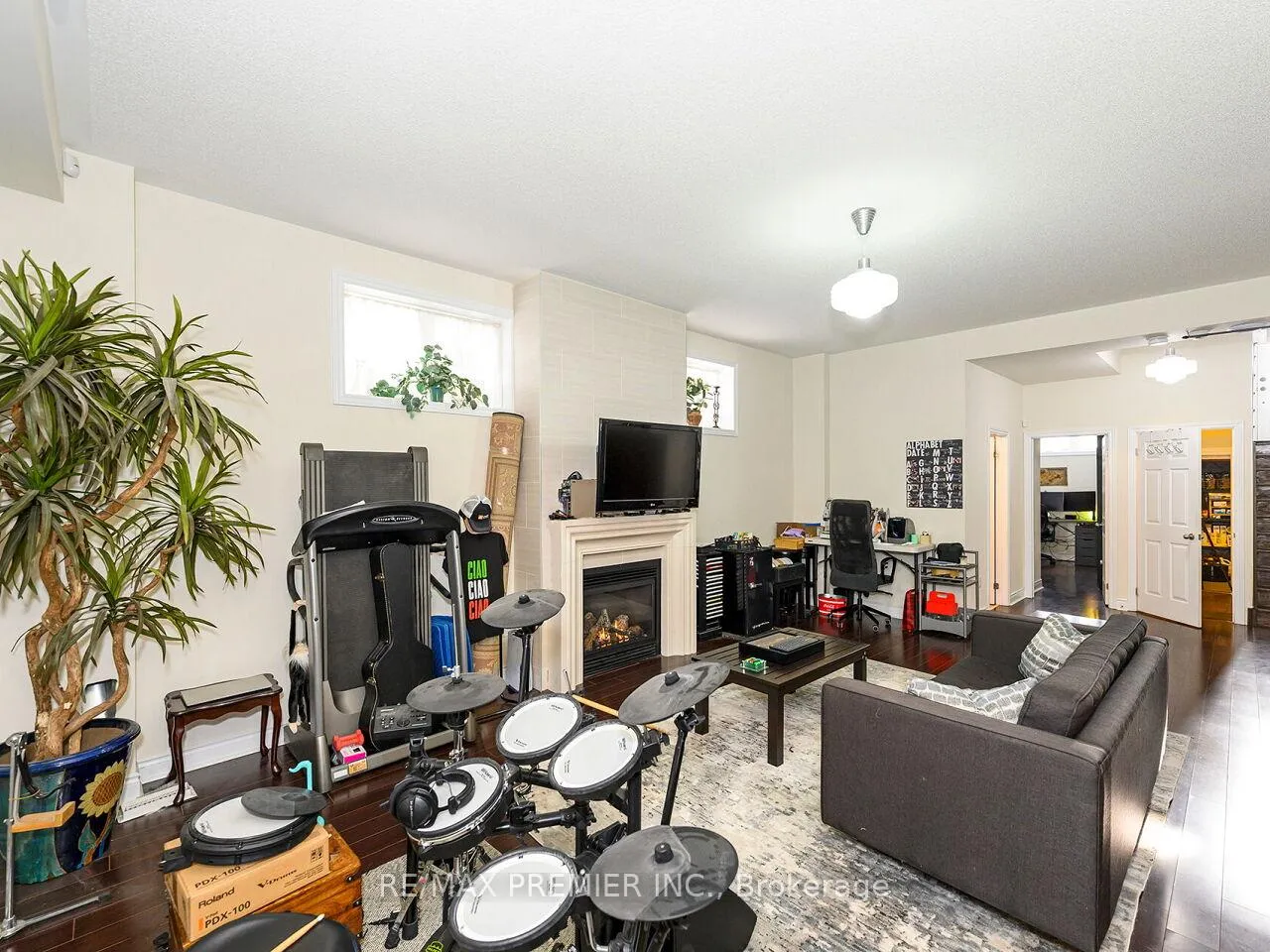 Photo 33 of 46 Ben Boy Avenue, King, Schomberg — HOMEH