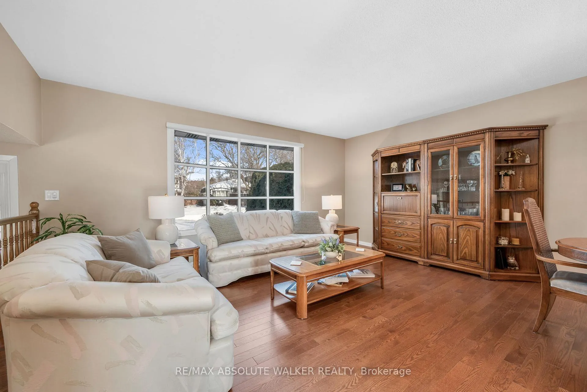 Photo 4 of 1768 Calumet Lane, Ottawa, Convent Glen South — HOMEH