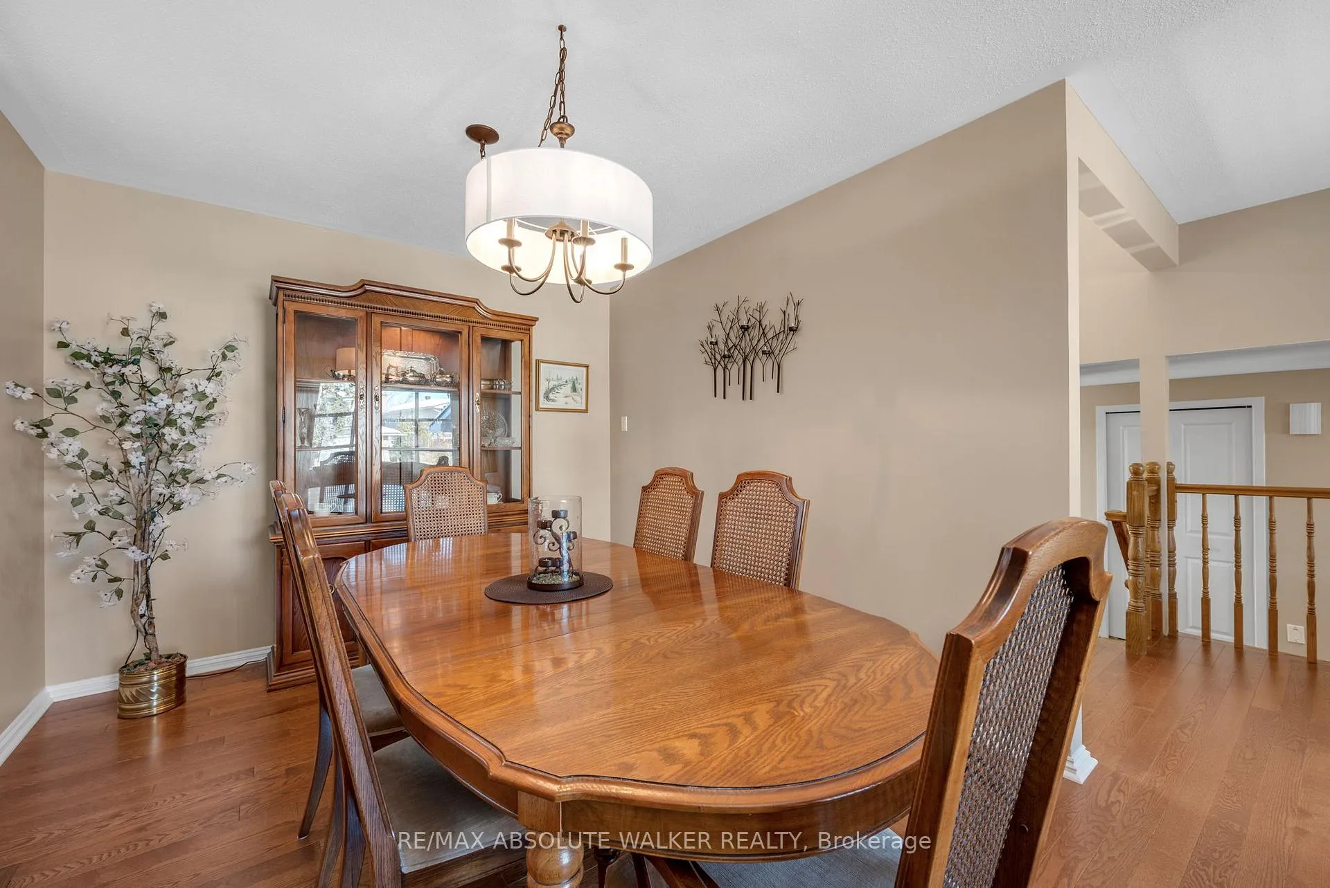 Photo 8 of 1768 Calumet Lane, Ottawa, Convent Glen South — HOMEH