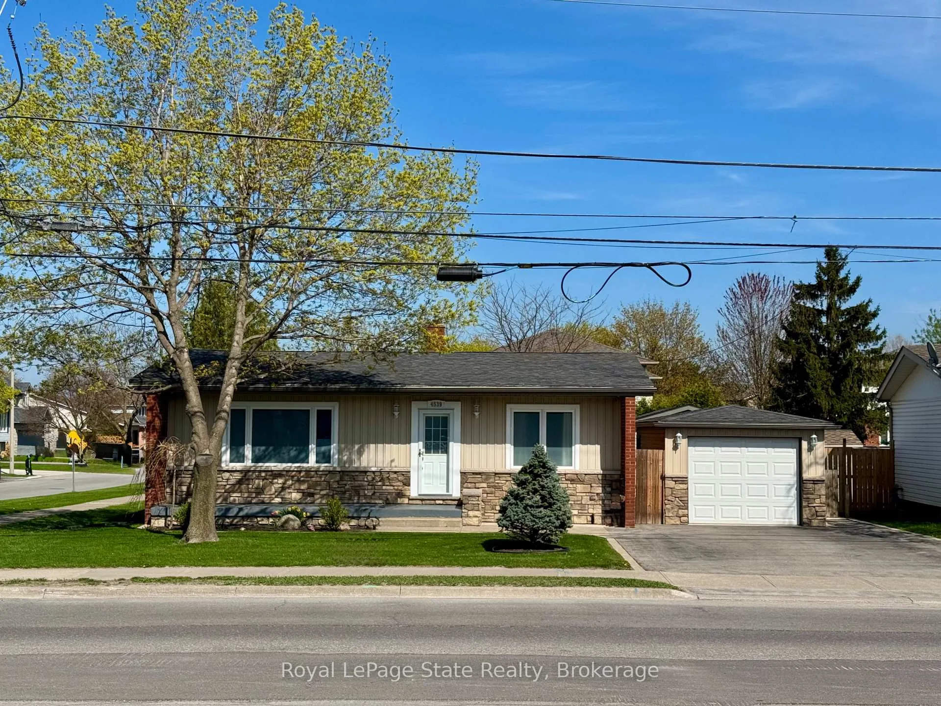 Front of 4539 Ontario Street