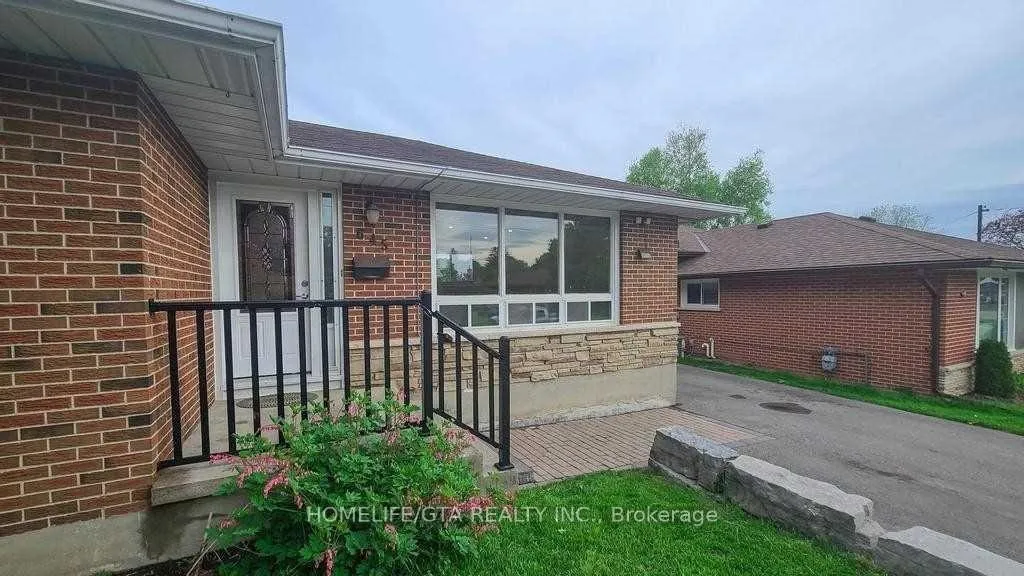 Photo 2 of 645 Buchan Avenue, Oshawa, McLaughlin — HOMEH