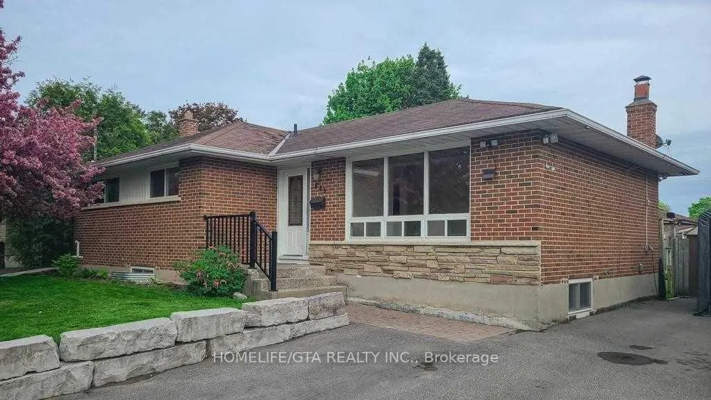 Photo 3 of 645 Buchan Avenue, Oshawa, McLaughlin — HOMEH