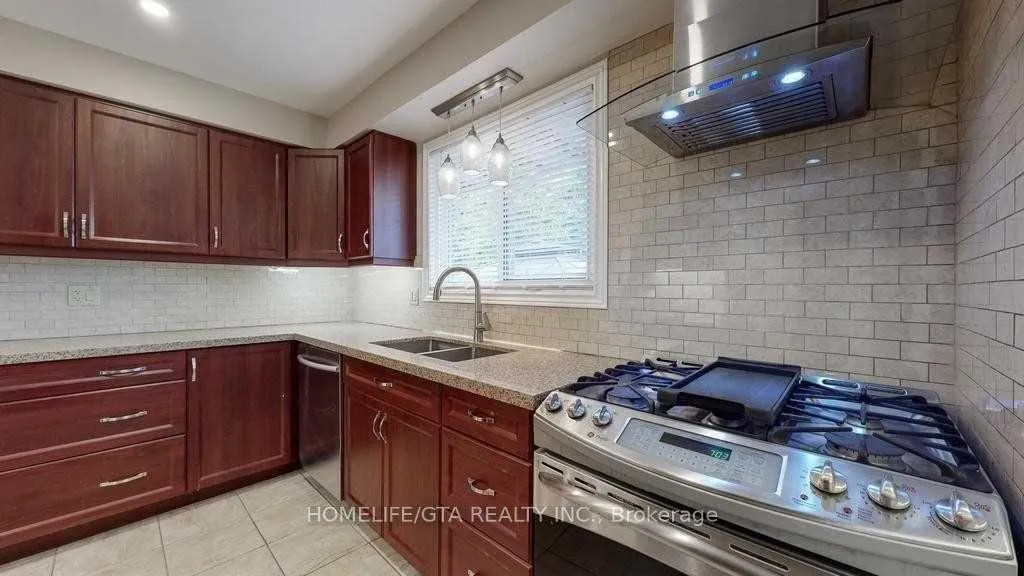 Photo 18 of 645 Buchan Avenue, Oshawa, McLaughlin — HOMEH