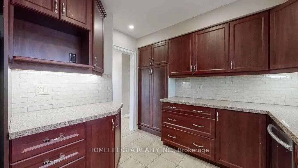 Photo 20 of 645 Buchan Avenue, Oshawa, McLaughlin — HOMEH