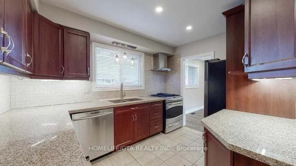 Photo 24 of 645 Buchan Avenue, Oshawa, McLaughlin — HOMEH
