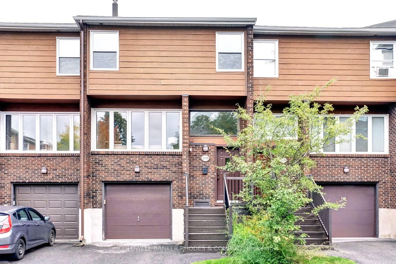 Photo 1 of 2098 Eric Crescent, Ottawa, Pineview — HOMEH