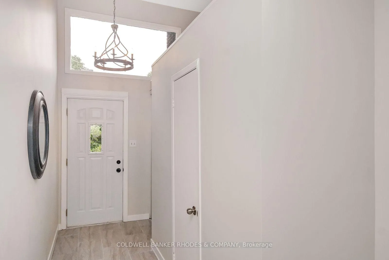Photo 3 of 2098 Eric Crescent, Ottawa, Pineview — HOMEH