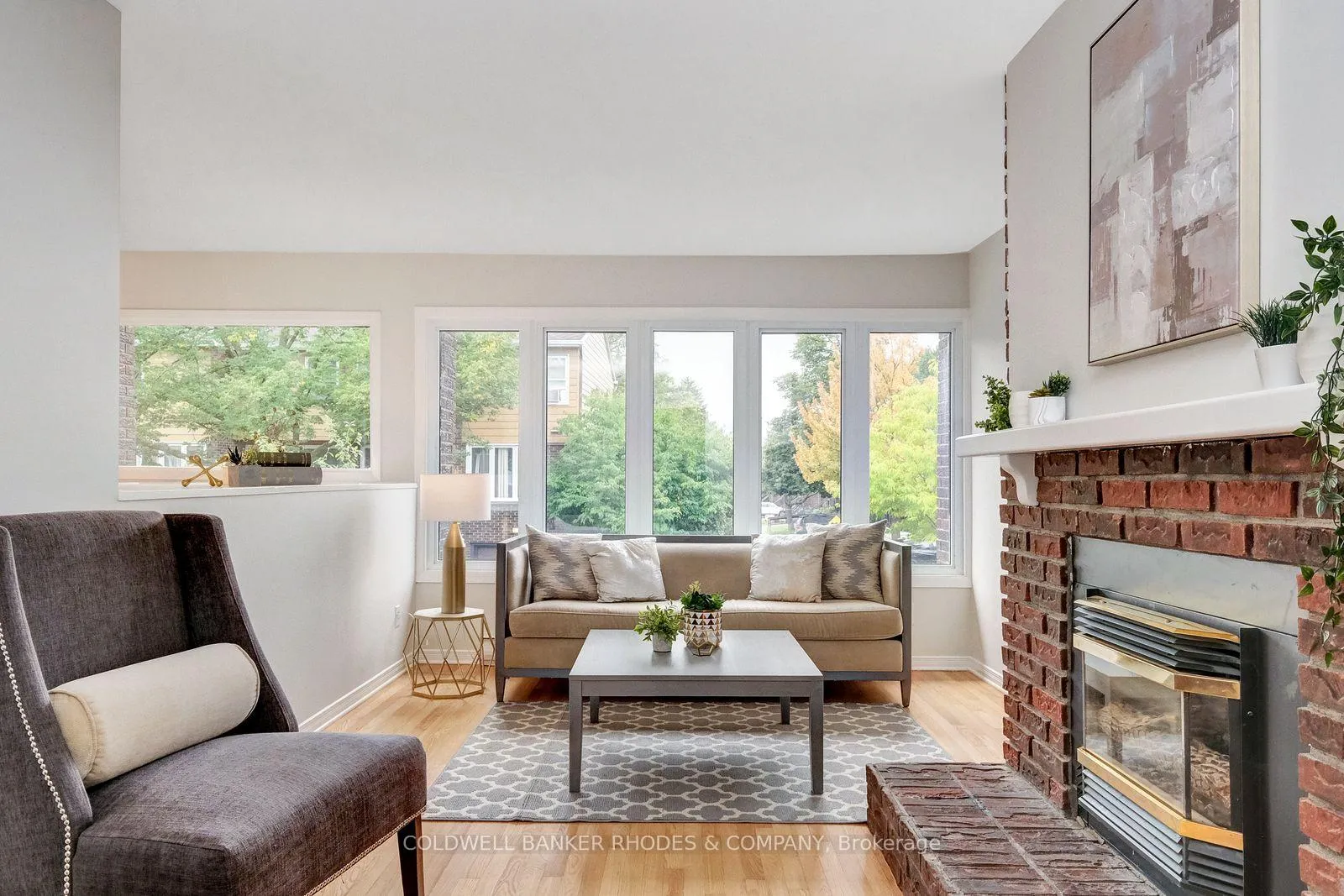 Photo 7 of 2098 Eric Crescent, Ottawa, Pineview — HOMEH