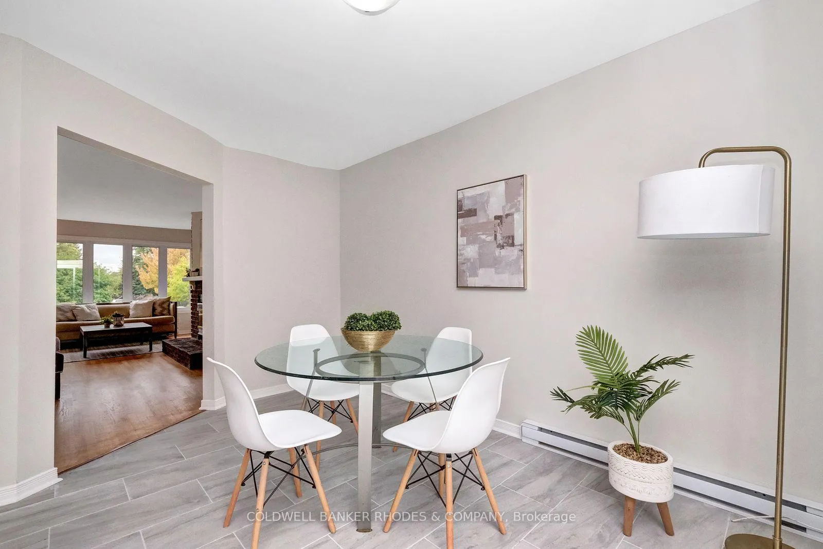 Photo 10 of 2098 Eric Crescent, Ottawa, Pineview — HOMEH
