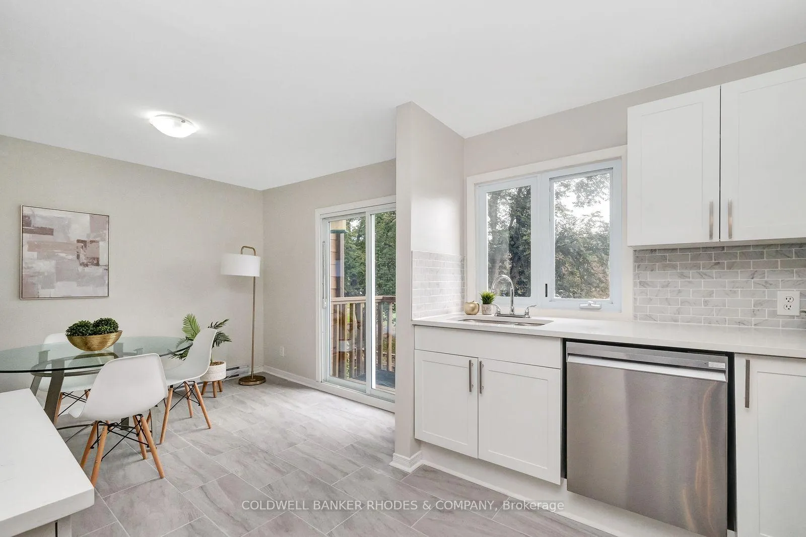 Photo 12 of 2098 Eric Crescent, Ottawa, Pineview — HOMEH