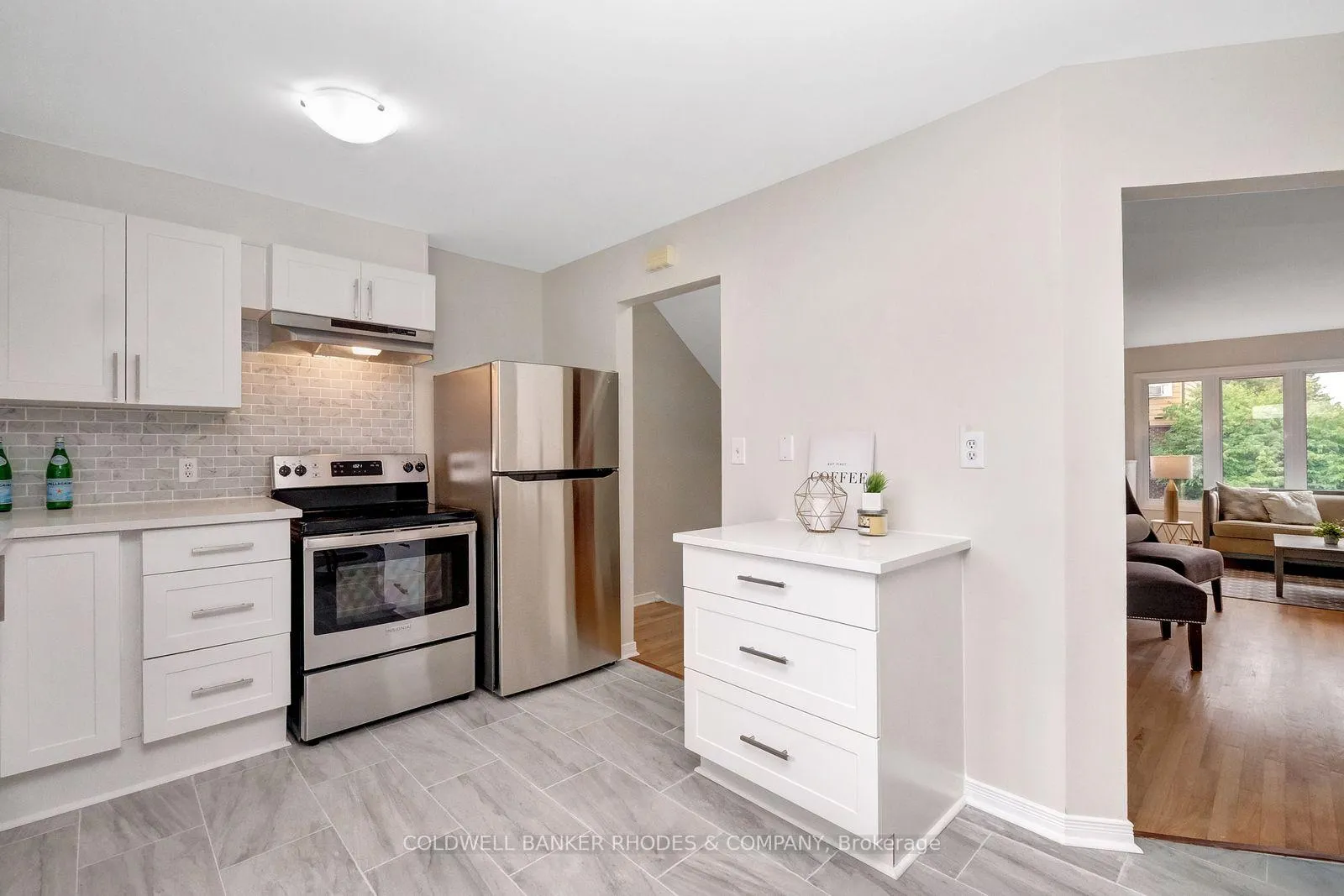 Photo 13 of 2098 Eric Crescent, Ottawa, Pineview — HOMEH