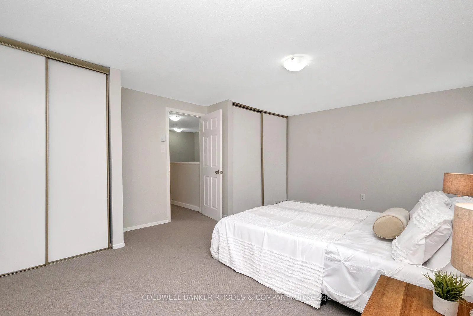 Photo 18 of 2098 Eric Crescent, Ottawa, Pineview — HOMEH