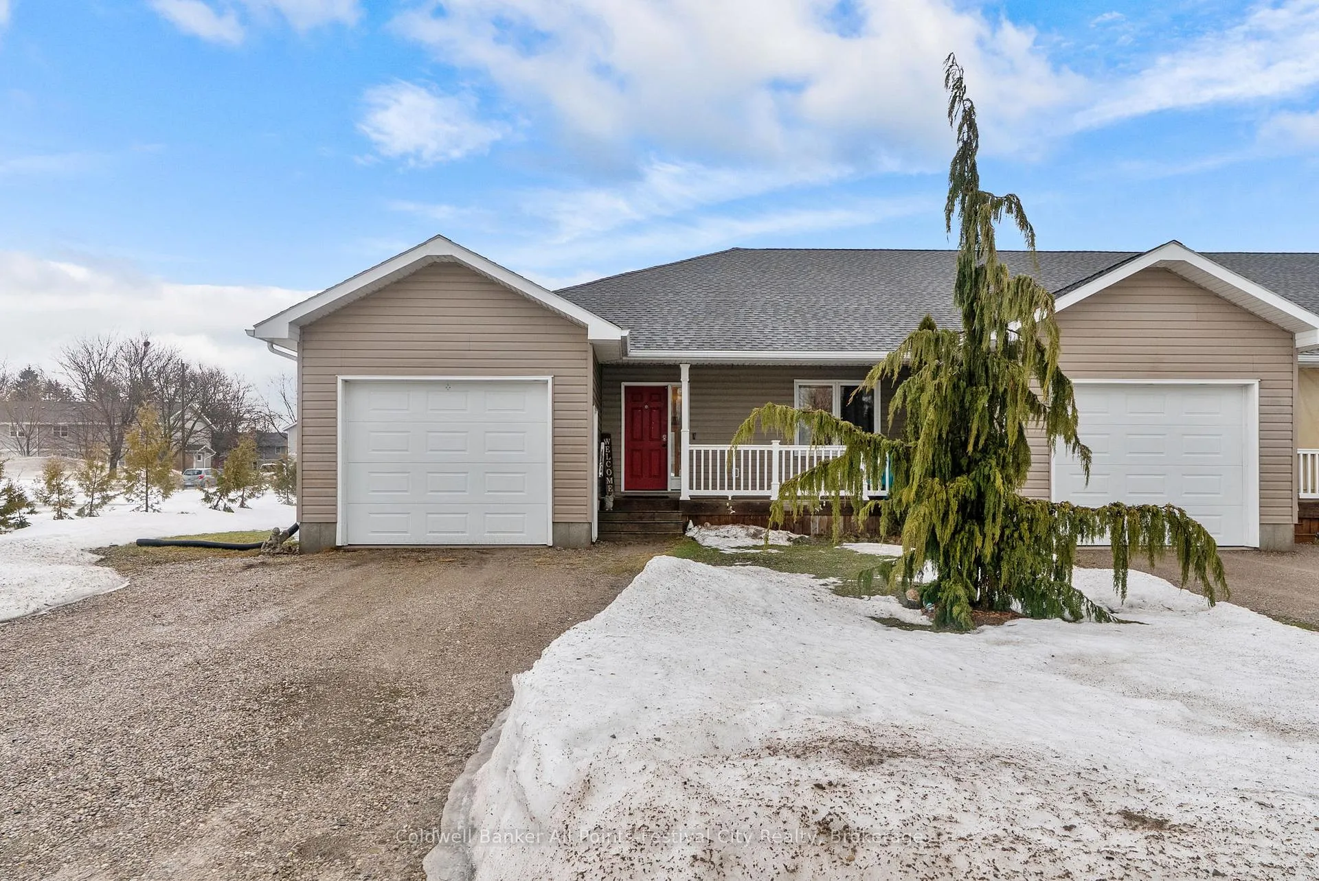 Photo 3 of 184 Toronto Boulevard, Huron East, Vanastra — HOMEH