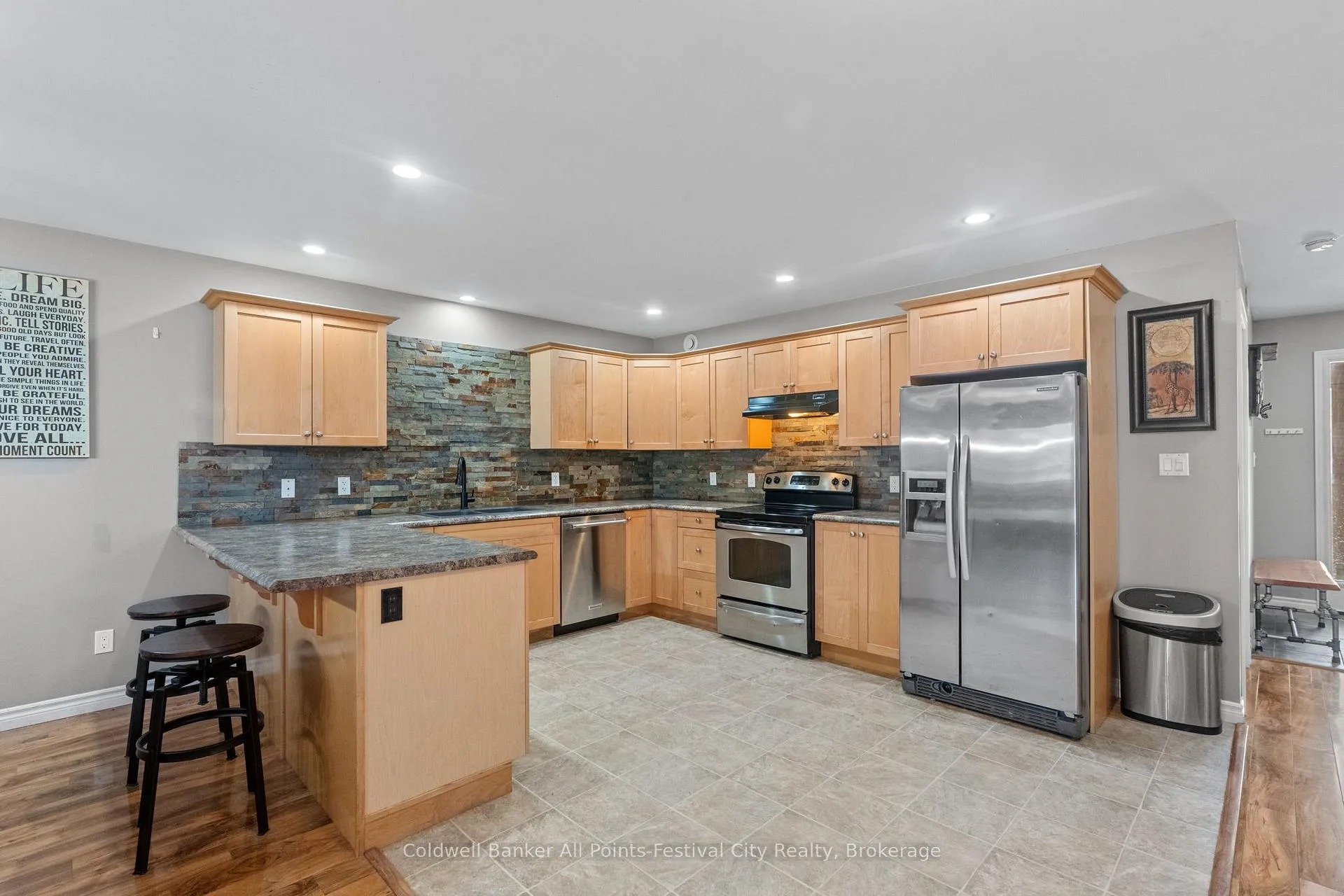 Photo 12 of 184 Toronto Boulevard, Huron East, Vanastra — HOMEH