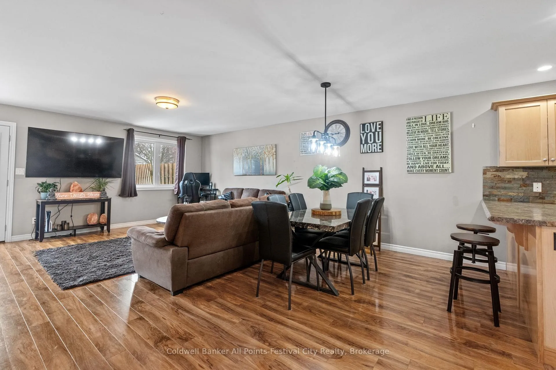 Photo 14 of 184 Toronto Boulevard, Huron East, Vanastra — HOMEH