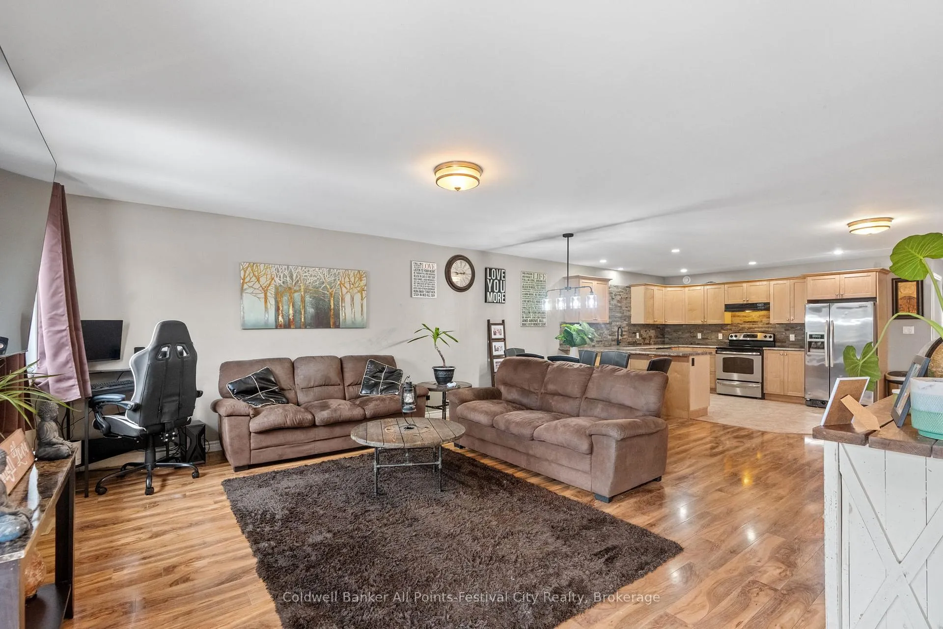 Photo 17 of 184 Toronto Boulevard, Huron East, Vanastra — HOMEH