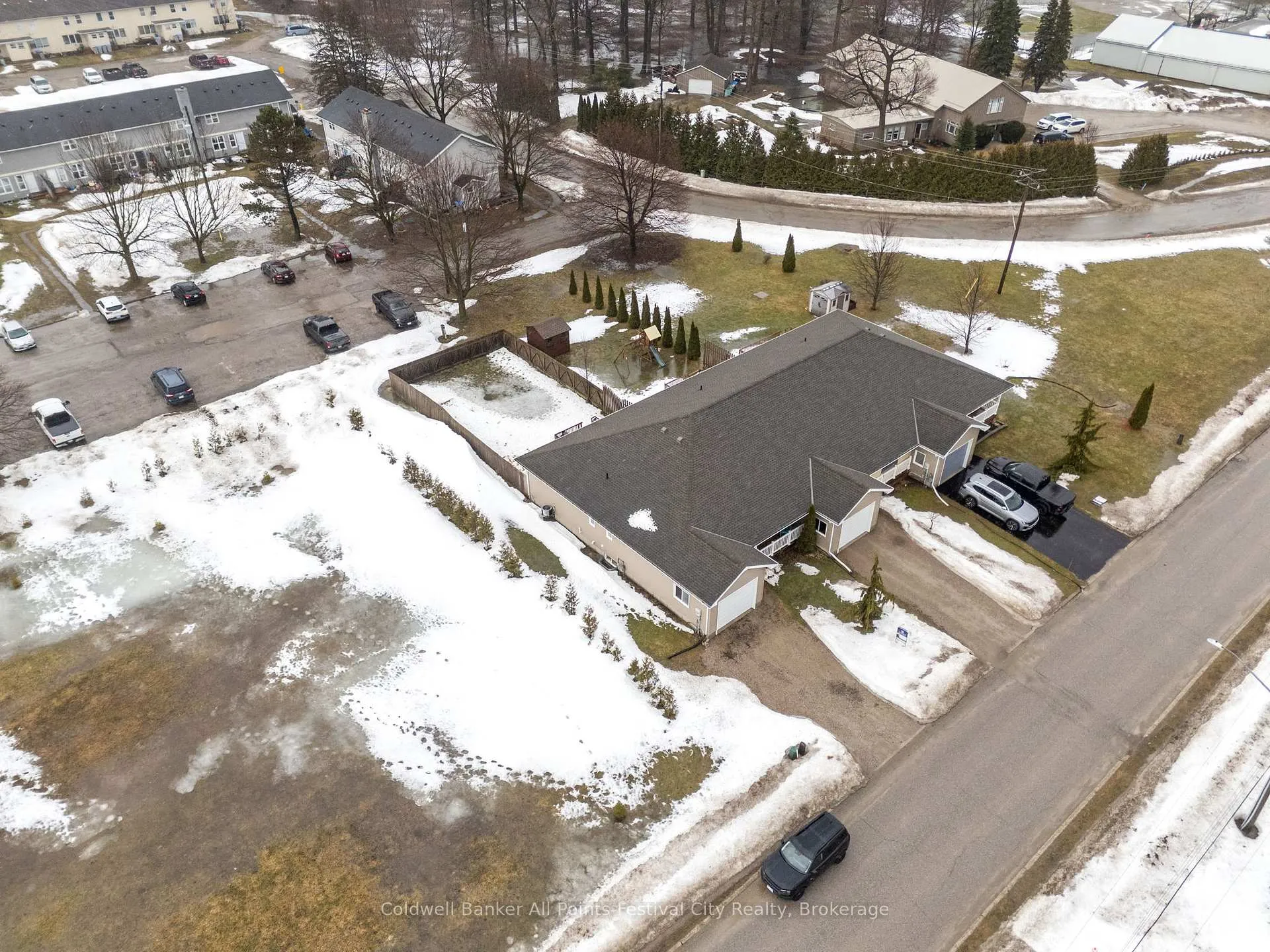 Photo 44 of 184 Toronto Boulevard, Huron East, Vanastra — HOMEH