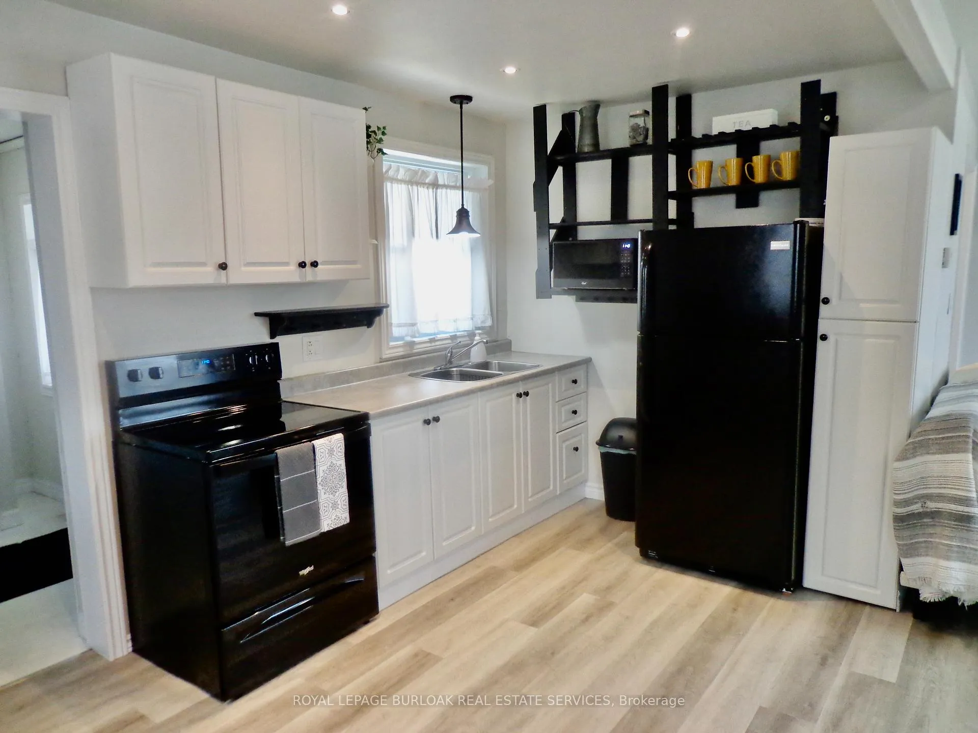 Photo 7 of 562 Beach Boulevard, Hamilton, Hamilton Beach — HOMEH