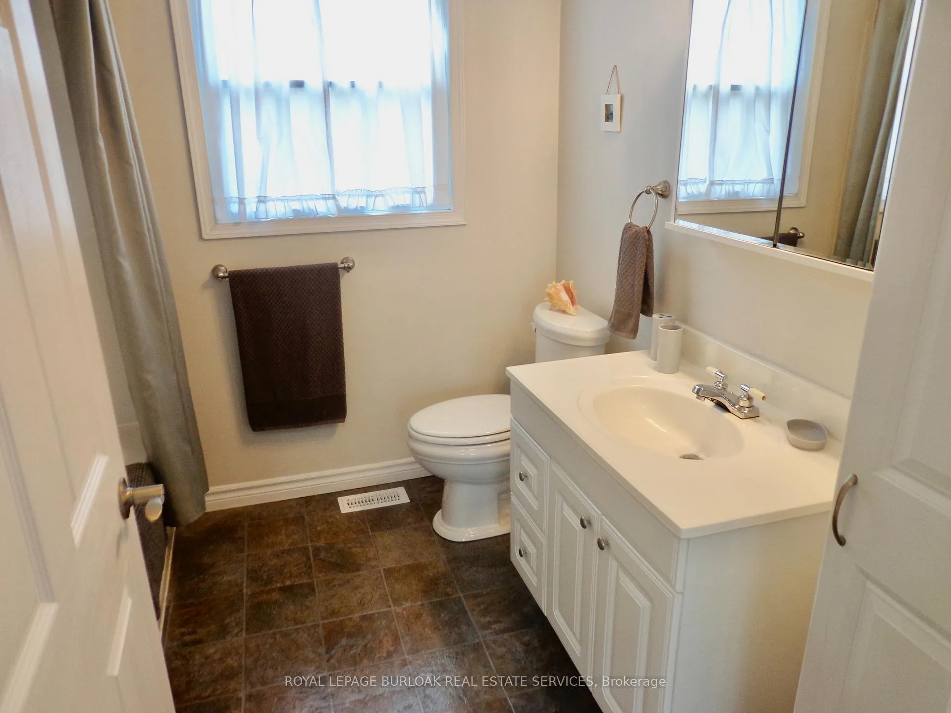 Photo 16 of 562 Beach Boulevard, Hamilton, Hamilton Beach — HOMEH
