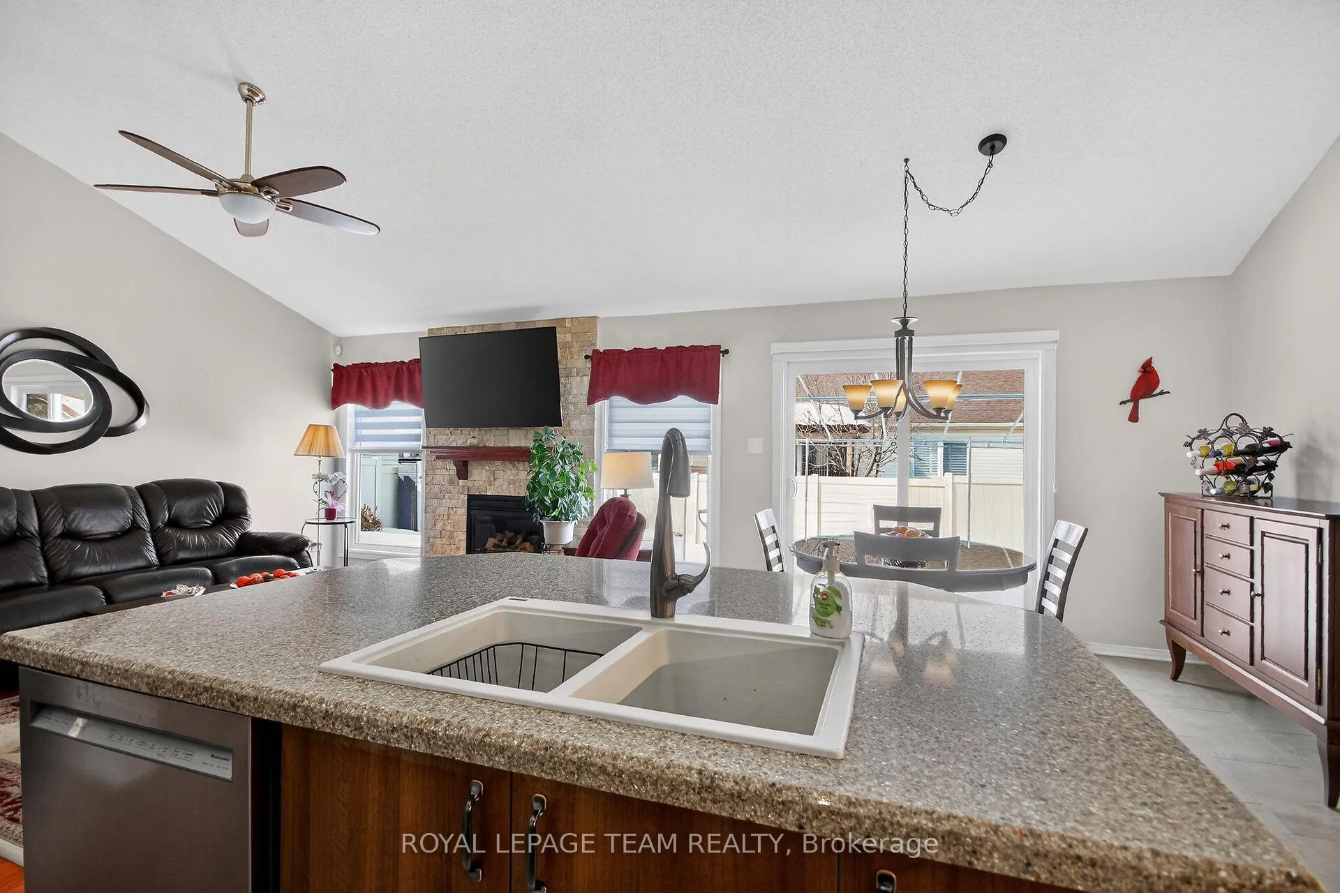 Photo 18 of 26 Settlers Ridge Way, Ottawa, Barrhaven - Longfields — HOMEH