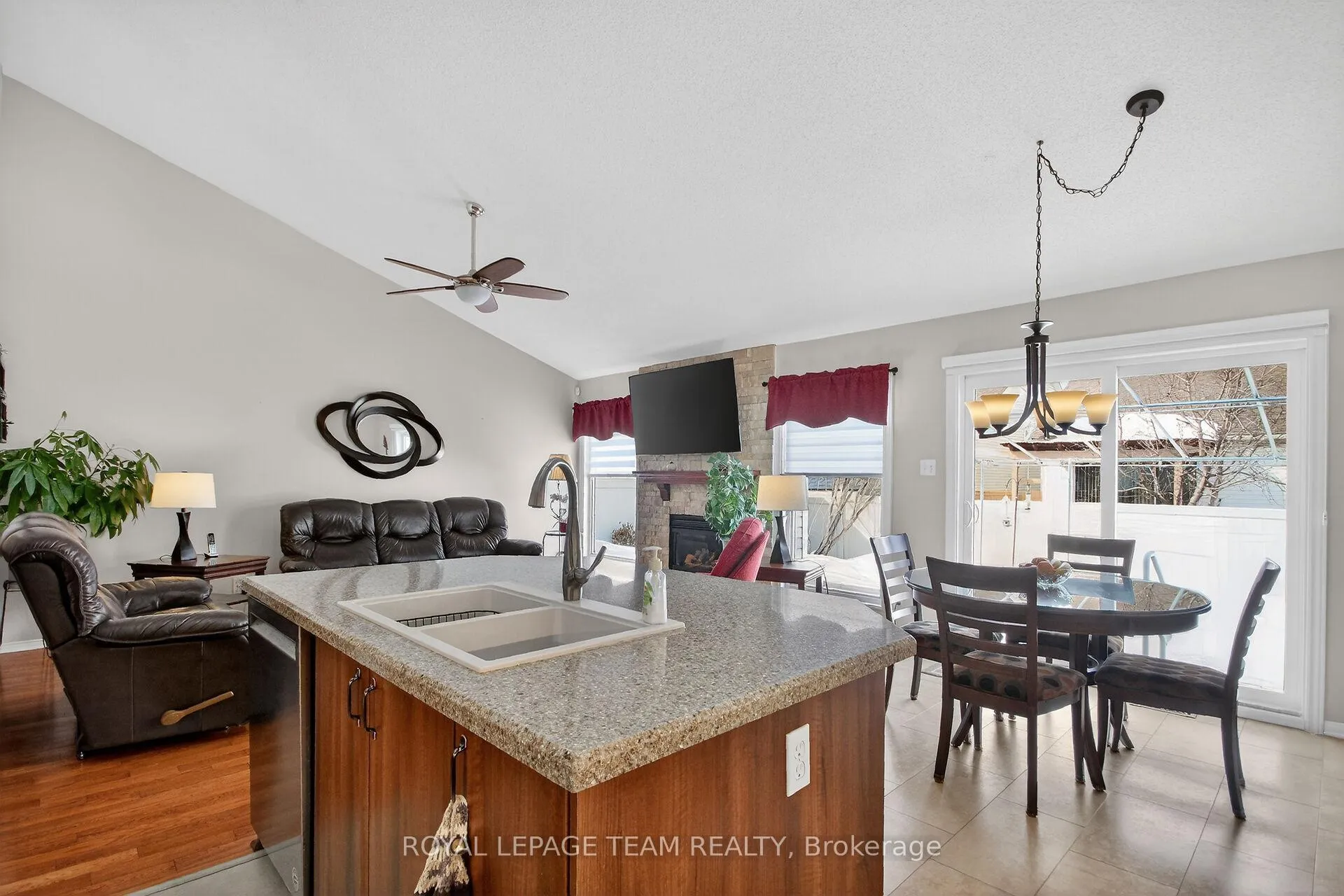 Photo 19 of 26 Settlers Ridge Way, Ottawa, Barrhaven - Longfields — HOMEH