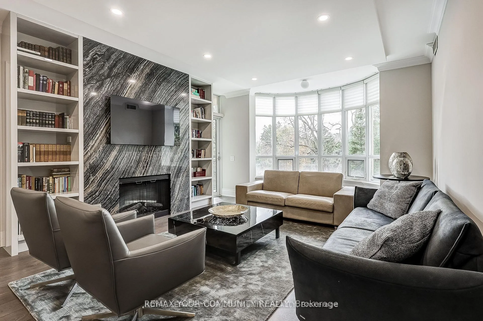 Photo 1 of Unit 304, 7071 Bayview Avenue, Markham, Bayview Glen — HOMEH