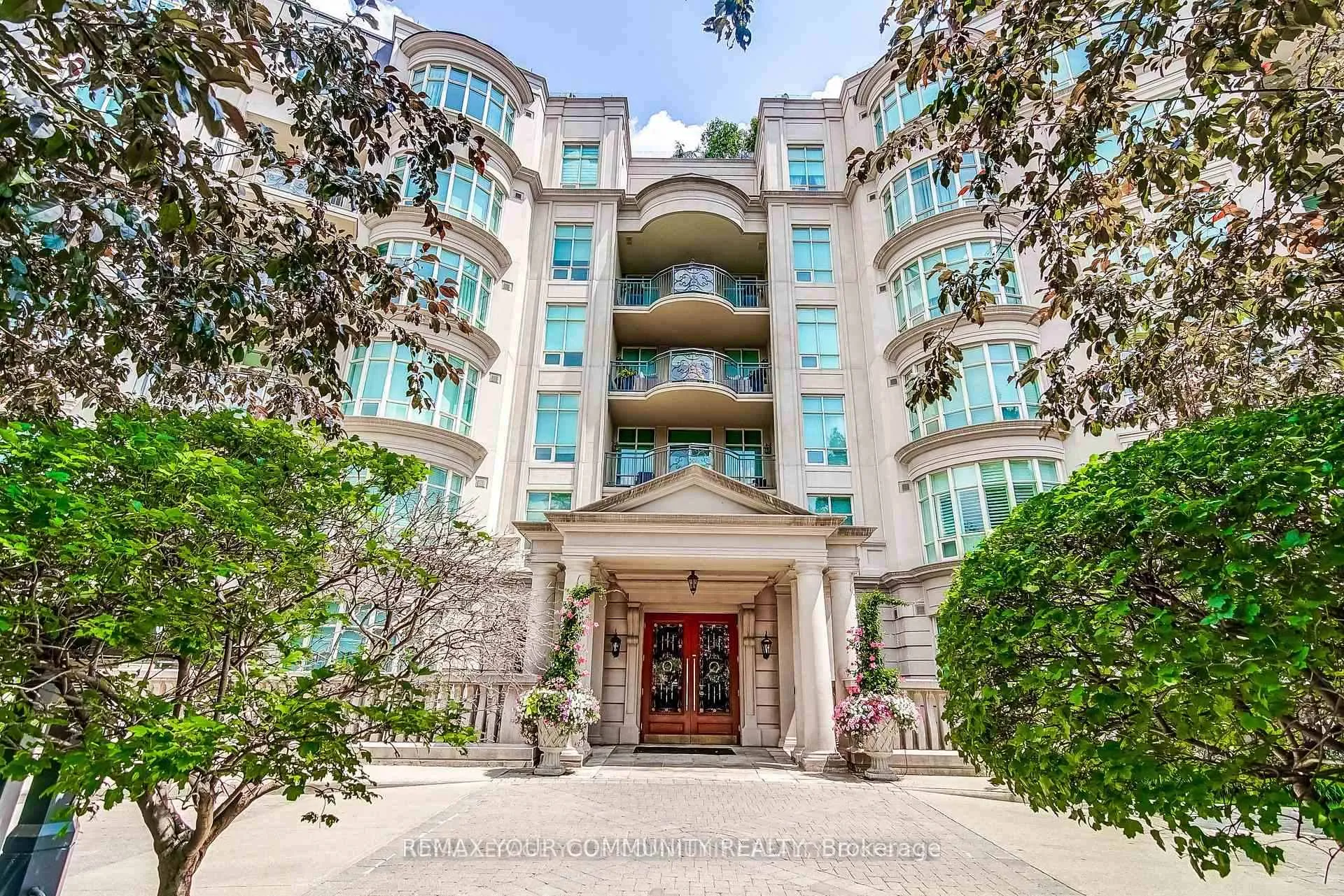 Photo 4 of Unit 304, 7071 Bayview Avenue, Markham, Bayview Glen — HOMEH