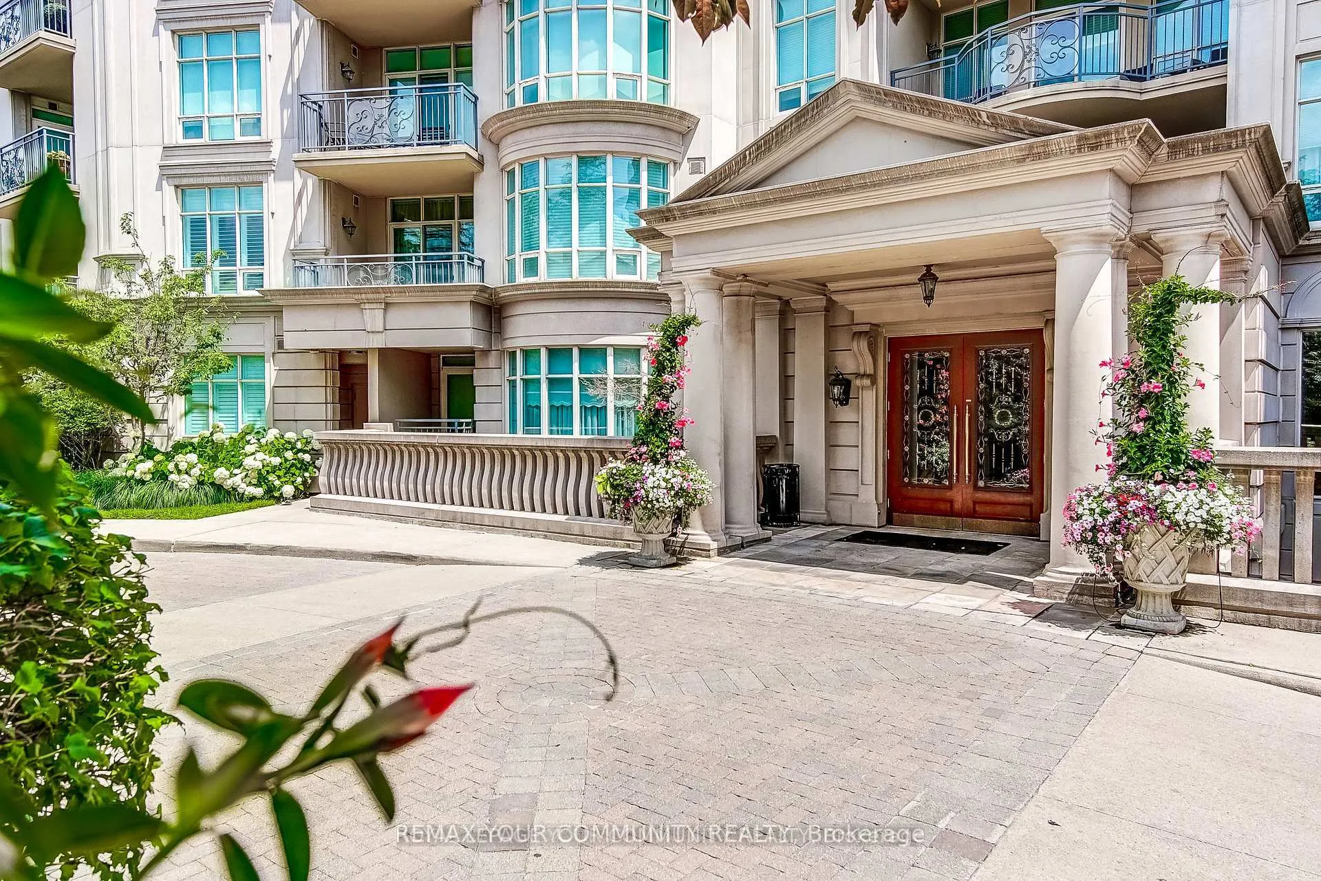 Photo 5 of Unit 304, 7071 Bayview Avenue, Markham, Bayview Glen — HOMEH
