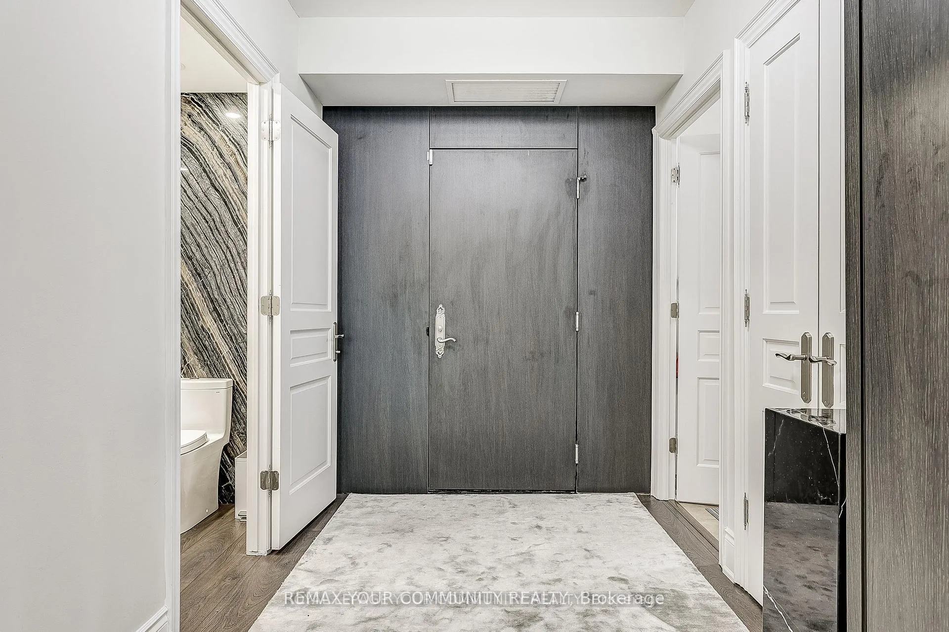Photo 10 of Unit 304, 7071 Bayview Avenue, Markham, Bayview Glen — HOMEH